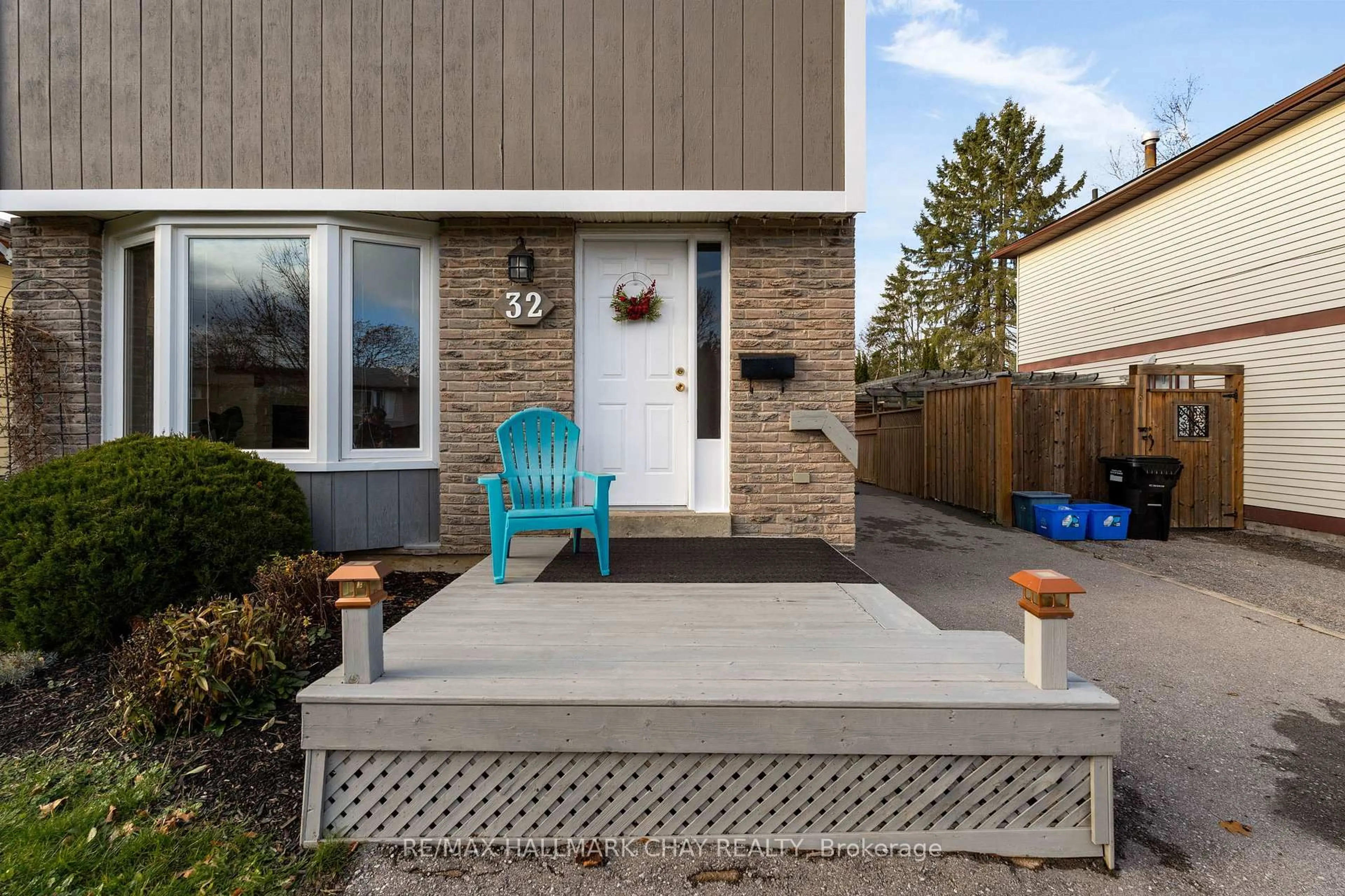 Patio, street for 32 Janice Dr, Barrie Ontario L4N 5N4