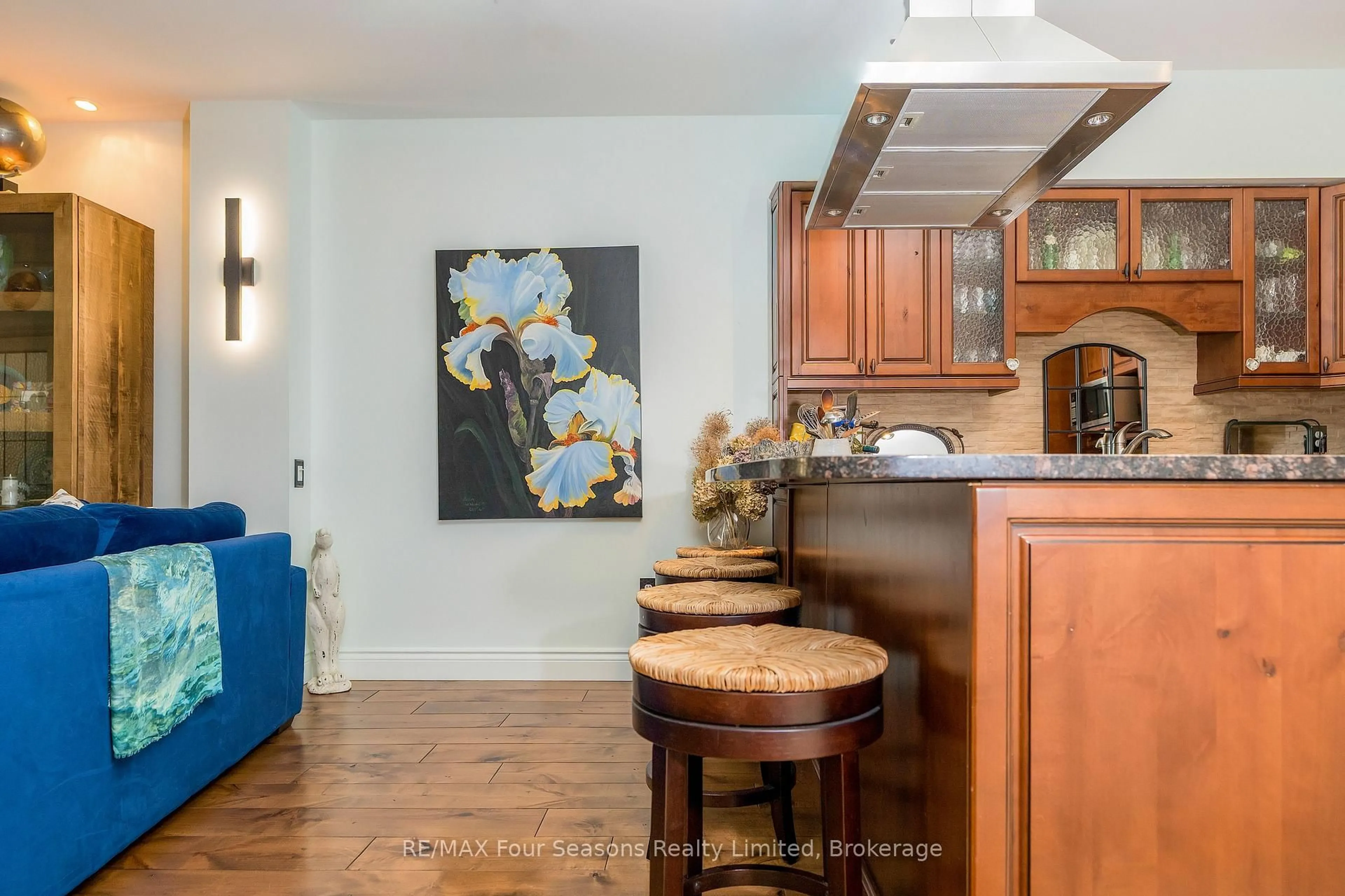 Open concept kitchen, unknown for 16 Raglan St #104, Collingwood Ontario L9Y 4Y2