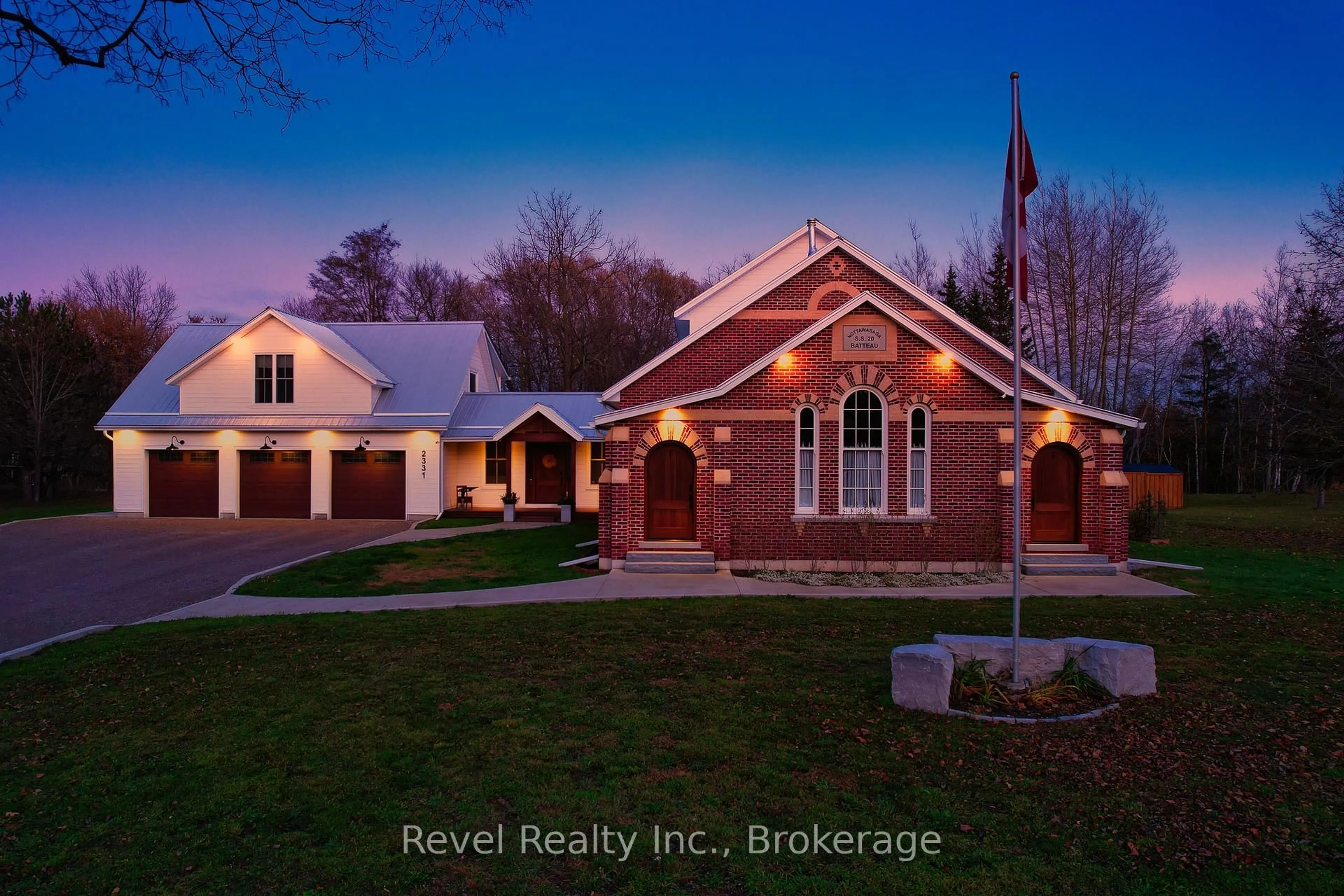 Home with brick exterior material, unknown for 2331 N Nottawasaga 6 Concession, Clearview Ontario L9Y 3Z1