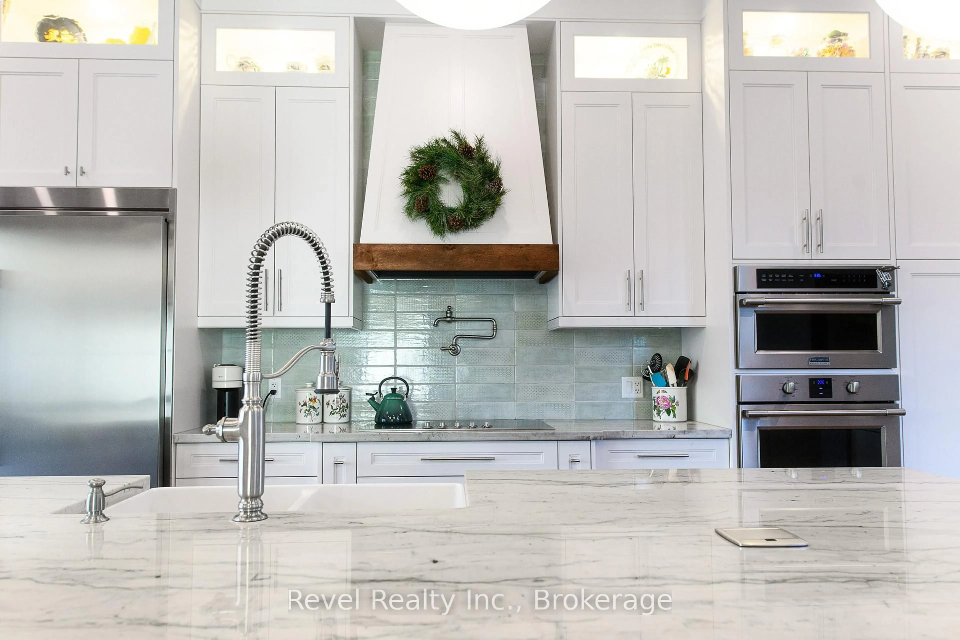 Contemporary kitchen, ceramic/tile floor for 2331 N Nottawasaga 6 Concession, Clearview Ontario L9Y 3Z1