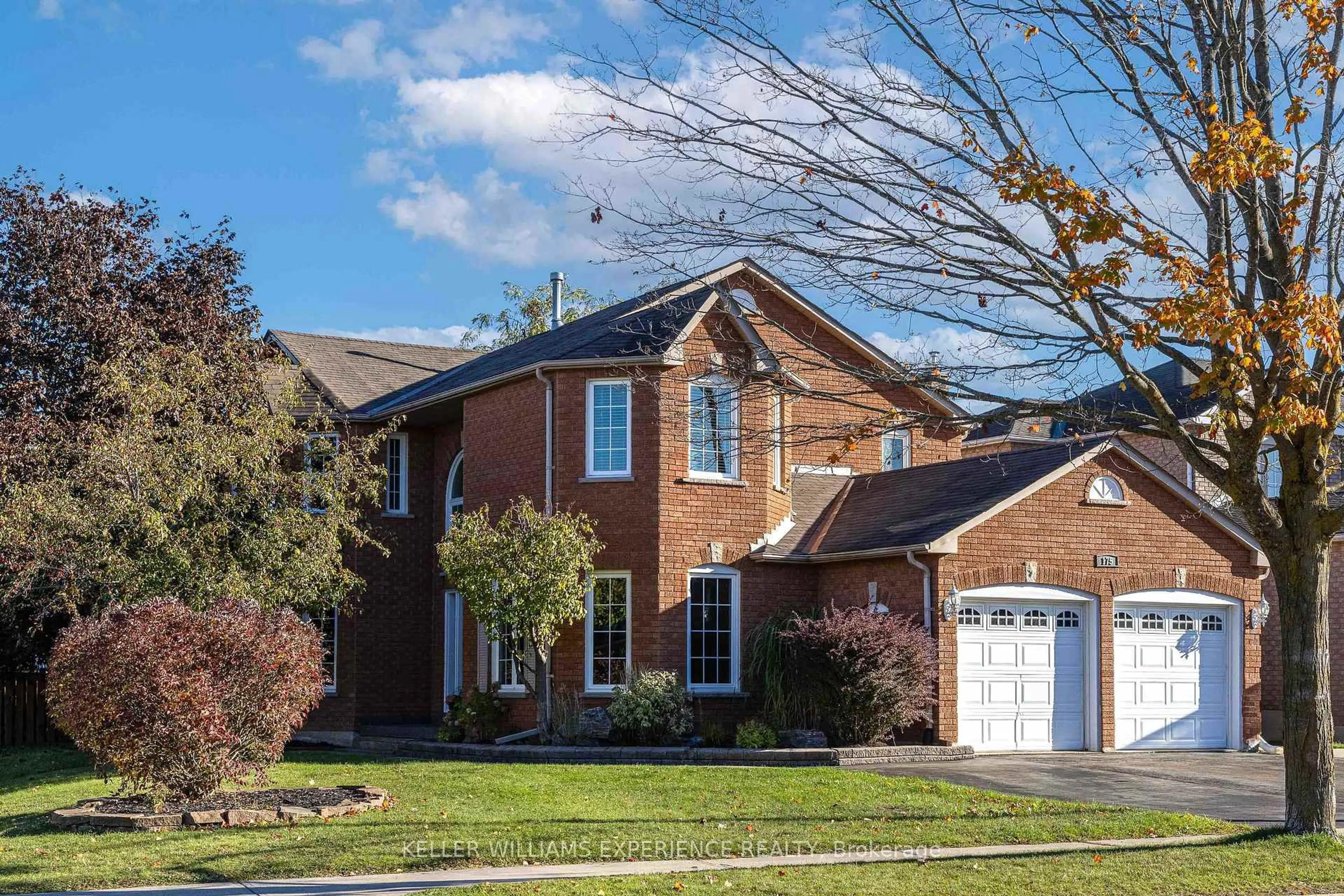 Home with brick exterior material, street for 175 Hanmer St, Barrie Ontario L4N 7J8