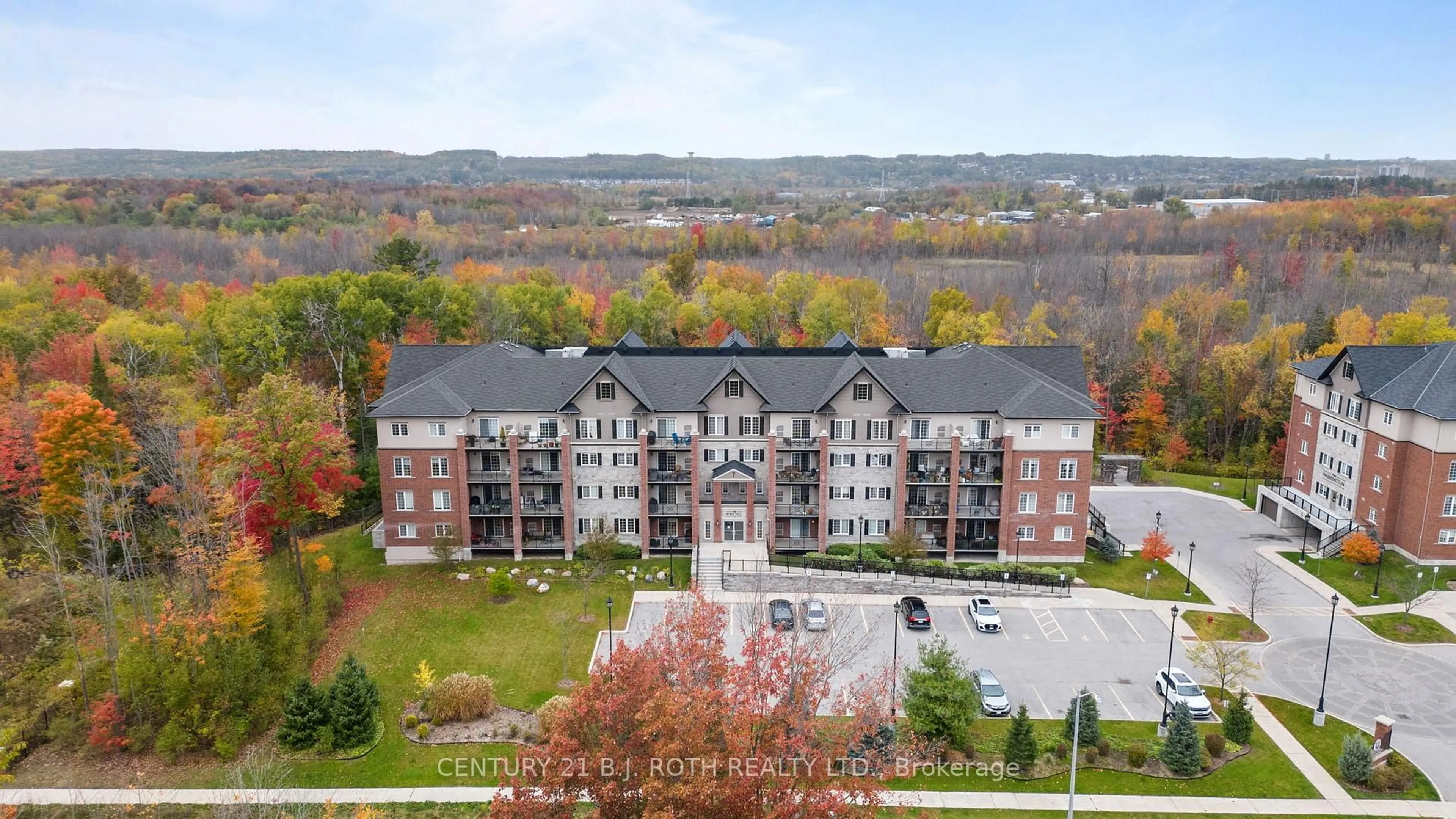 A pic from outside/outdoor area/front of a property/back of a property/a pic from drone, unknown for 7 GREENWICH St #407, Barrie Ontario L4N 7Y8