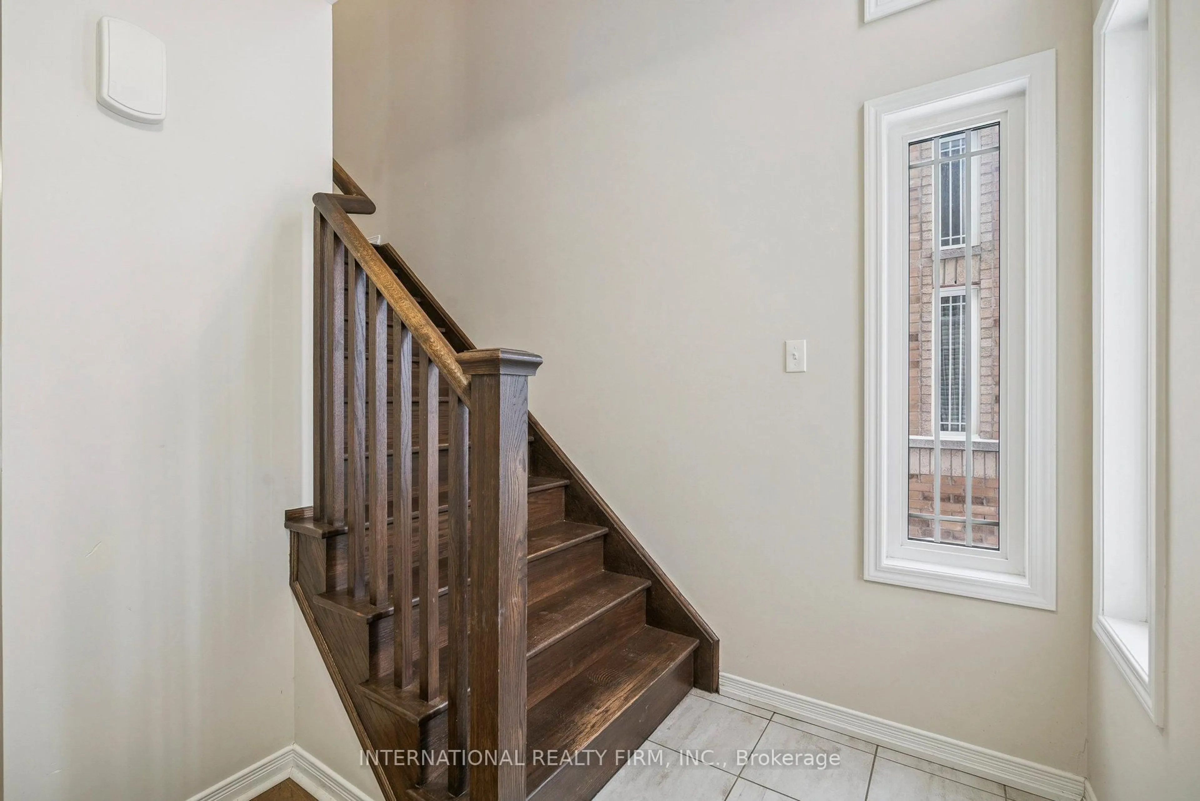 Stairs for 205 Diana Dr, Orillia Ontario L3V 0E2