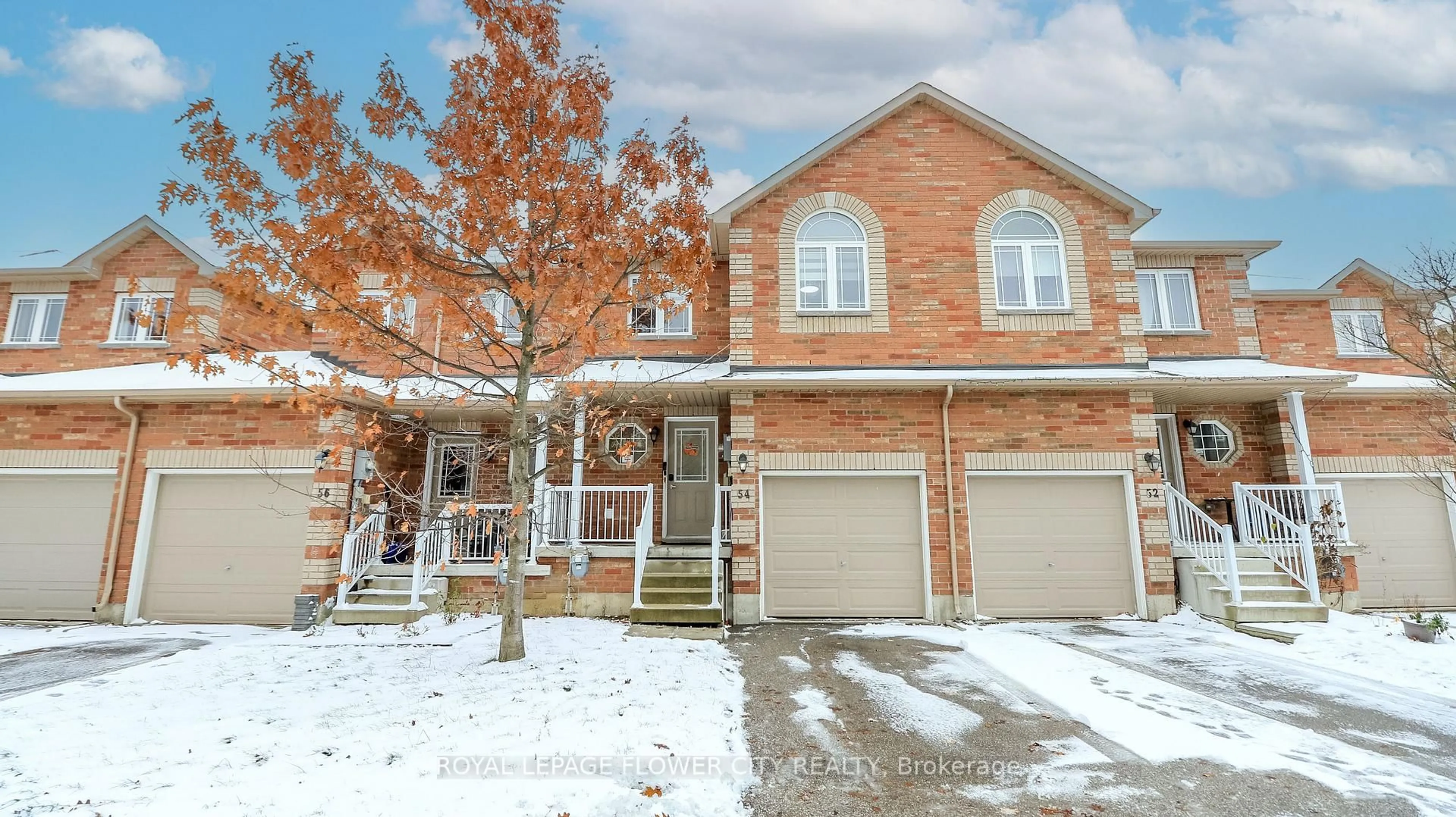 Home with brick exterior material, street for 54 Southwoods Cres #72, Barrie Ontario L4N 9P8