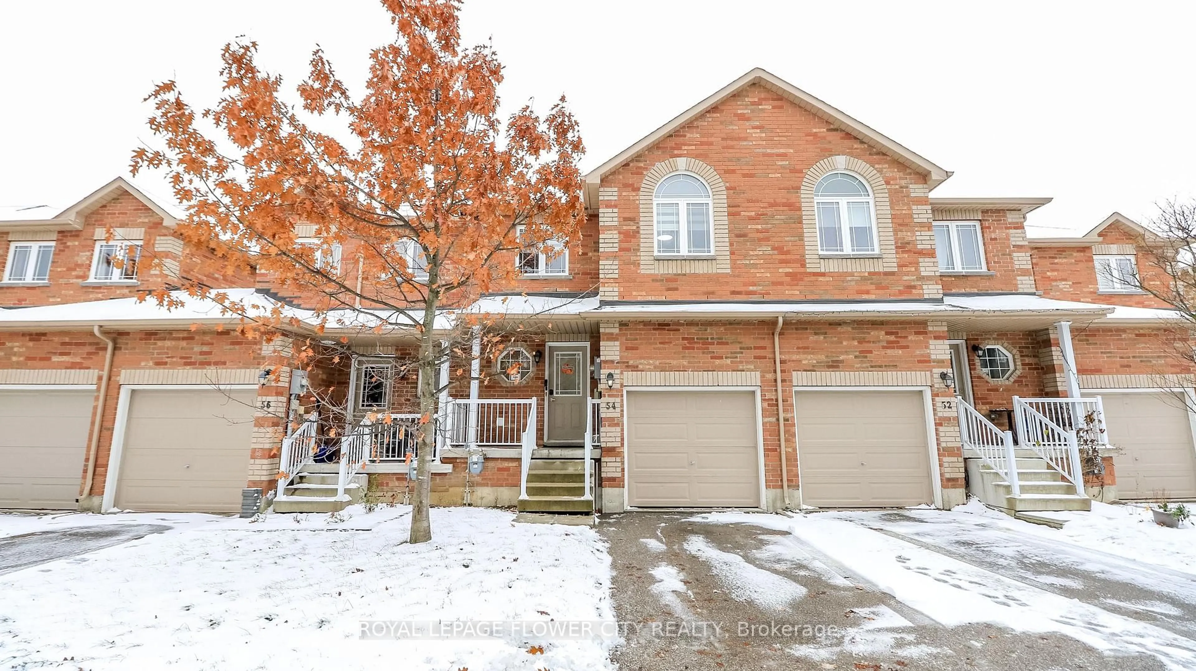 Home with brick exterior material, street for 54 Southwoods Cres #72, Barrie Ontario L4N 9P8