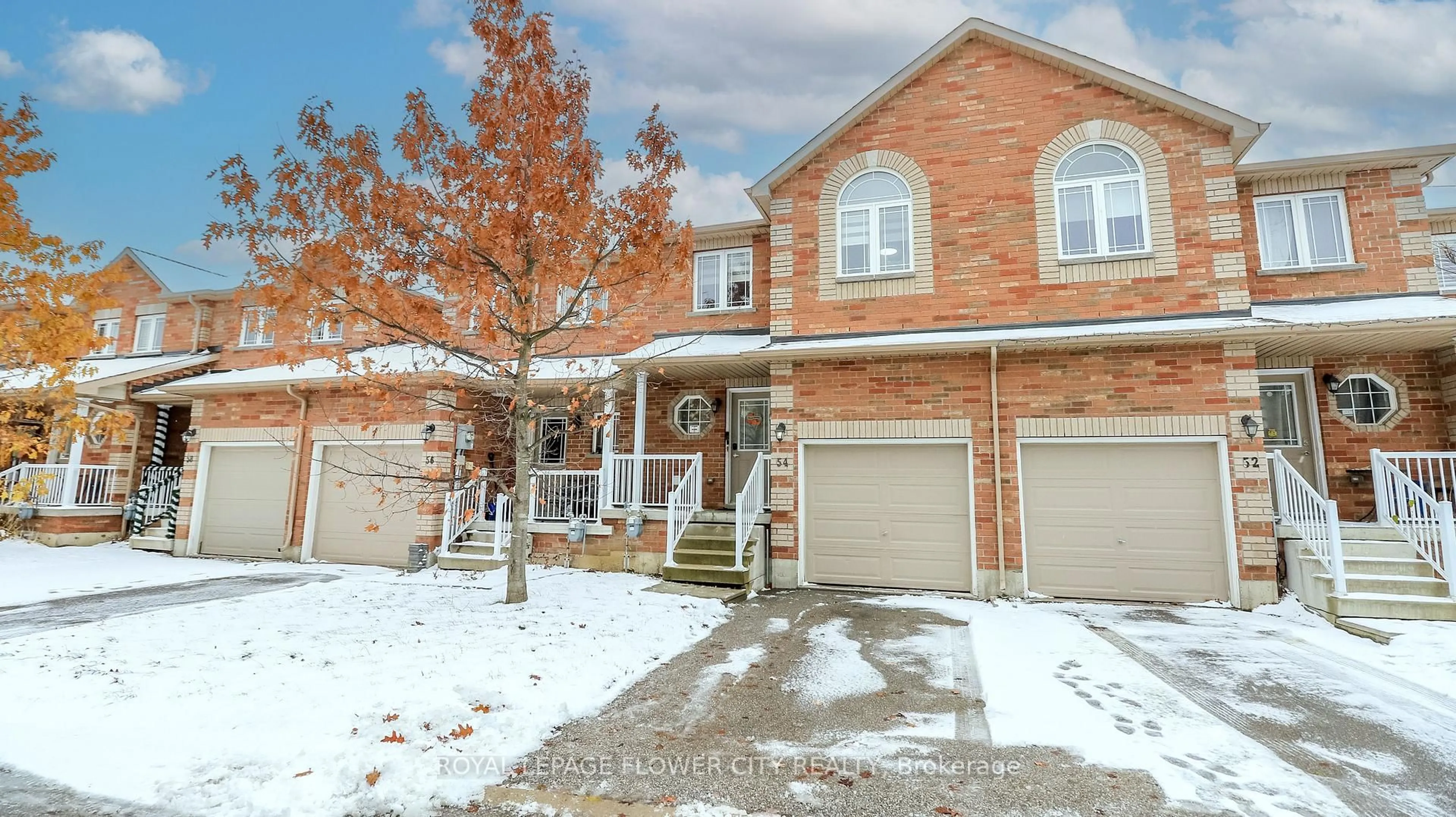 Home with brick exterior material, street for 54 Southwoods Cres #72, Barrie Ontario L4N 9P8