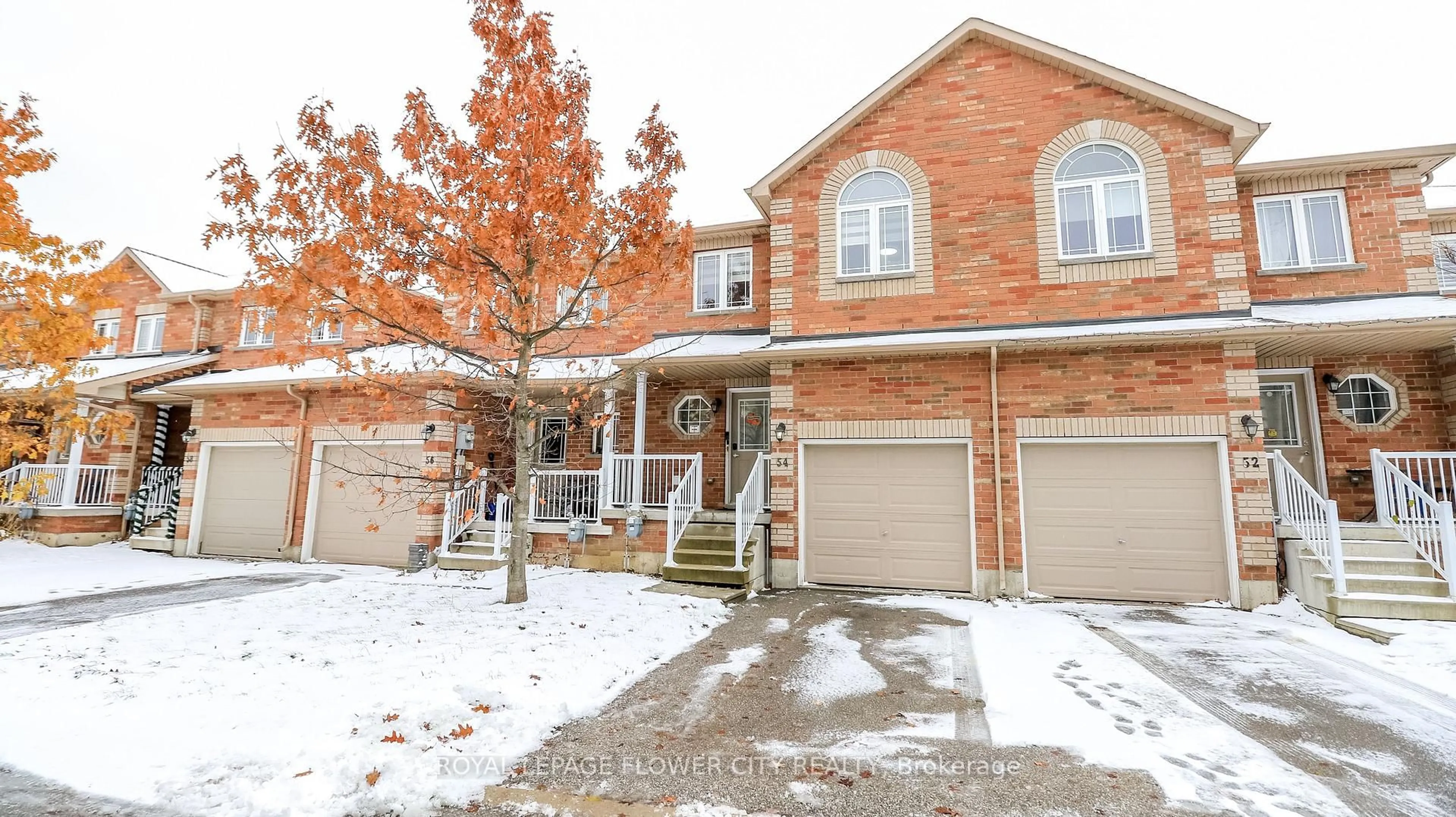 Home with brick exterior material, street for 54 Southwoods Cres #72, Barrie Ontario L4N 9P8