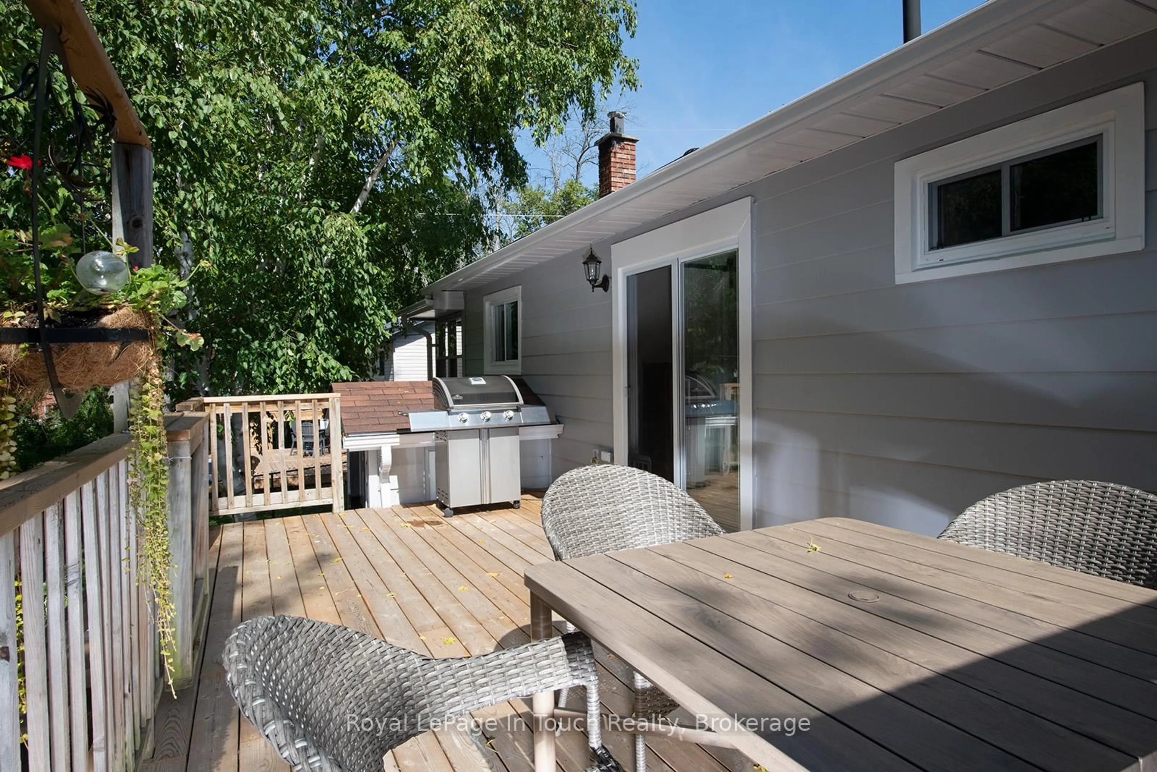 Patio, street for 8 Cyril Martin Pl, Severn Ontario L0K 1E0