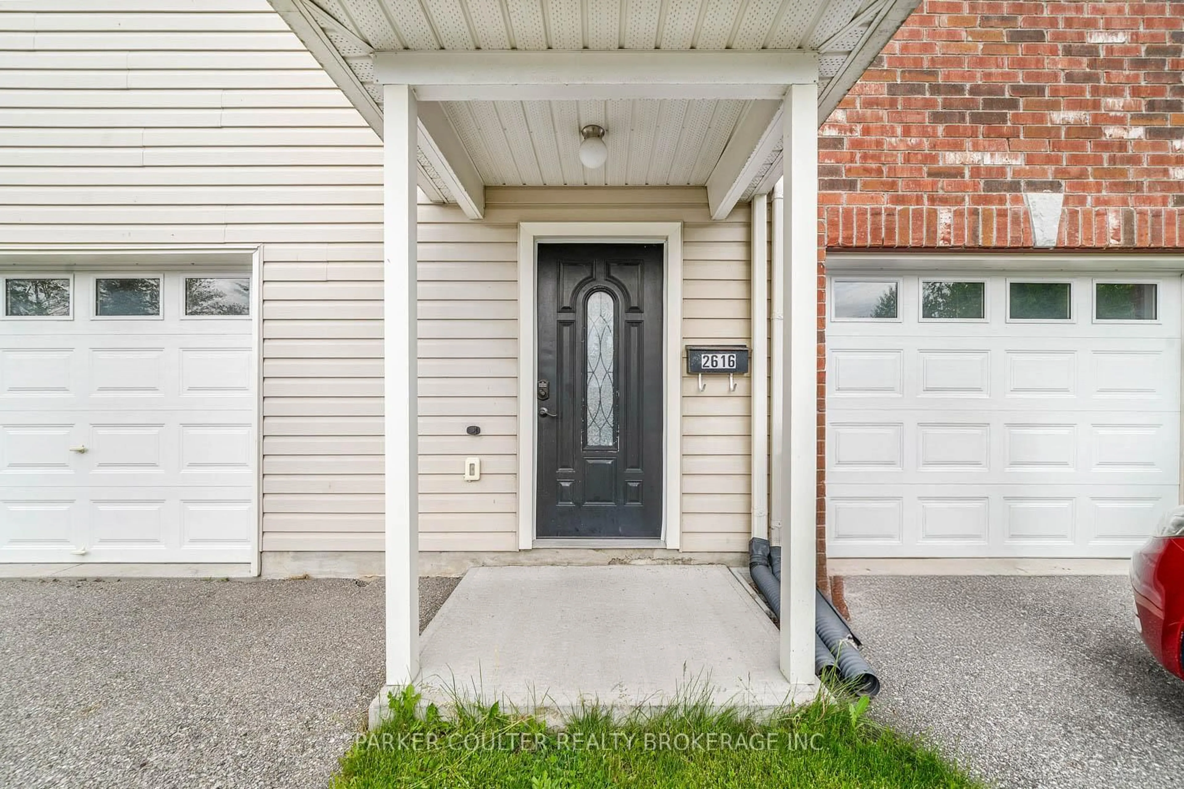 Indoor entryway for 2616 Grand Tamarack Cres, Severn Ontario L3V 7A8