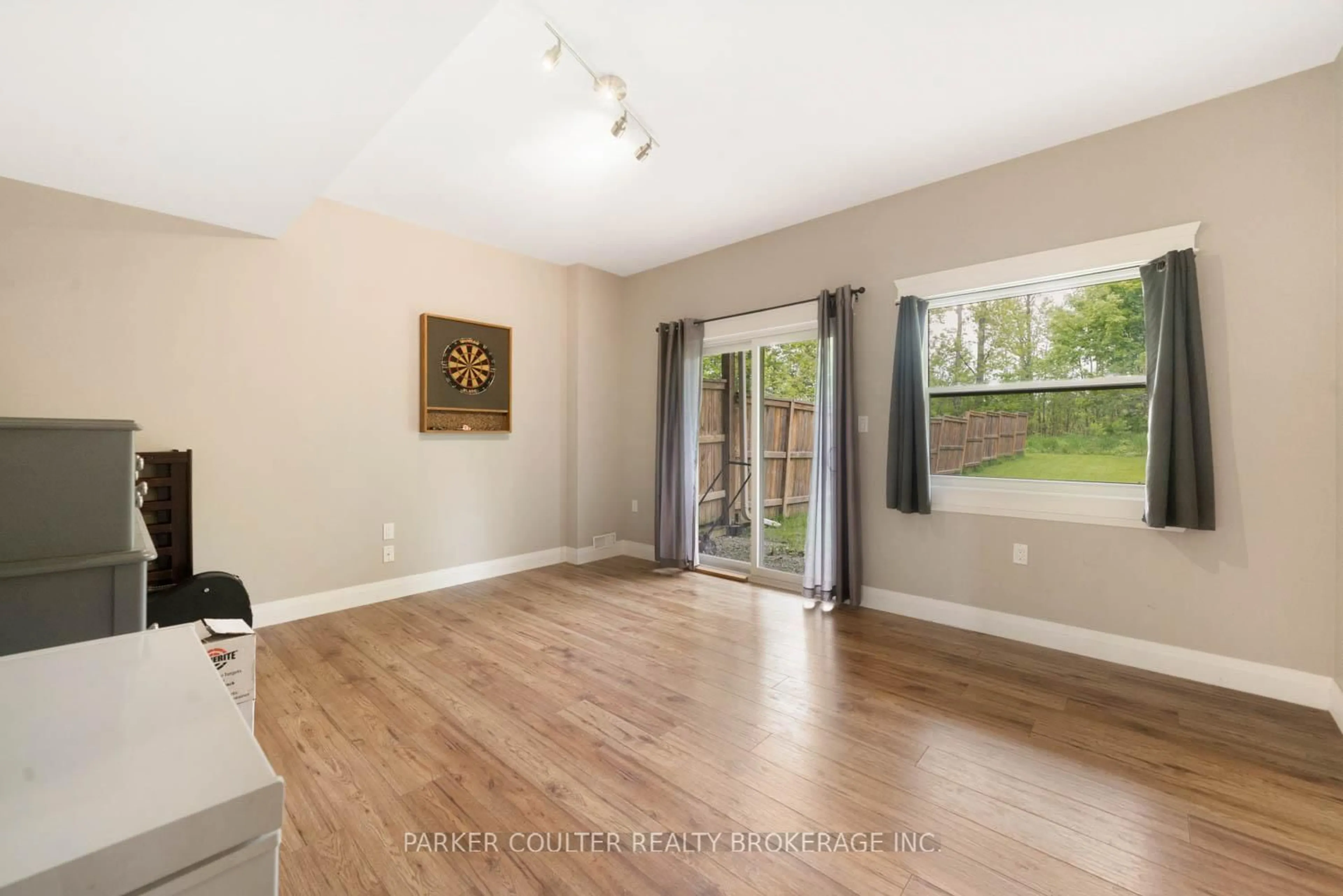 A pic of a room for 2616 Grand Tamarack Cres, Severn Ontario L3V 7A8