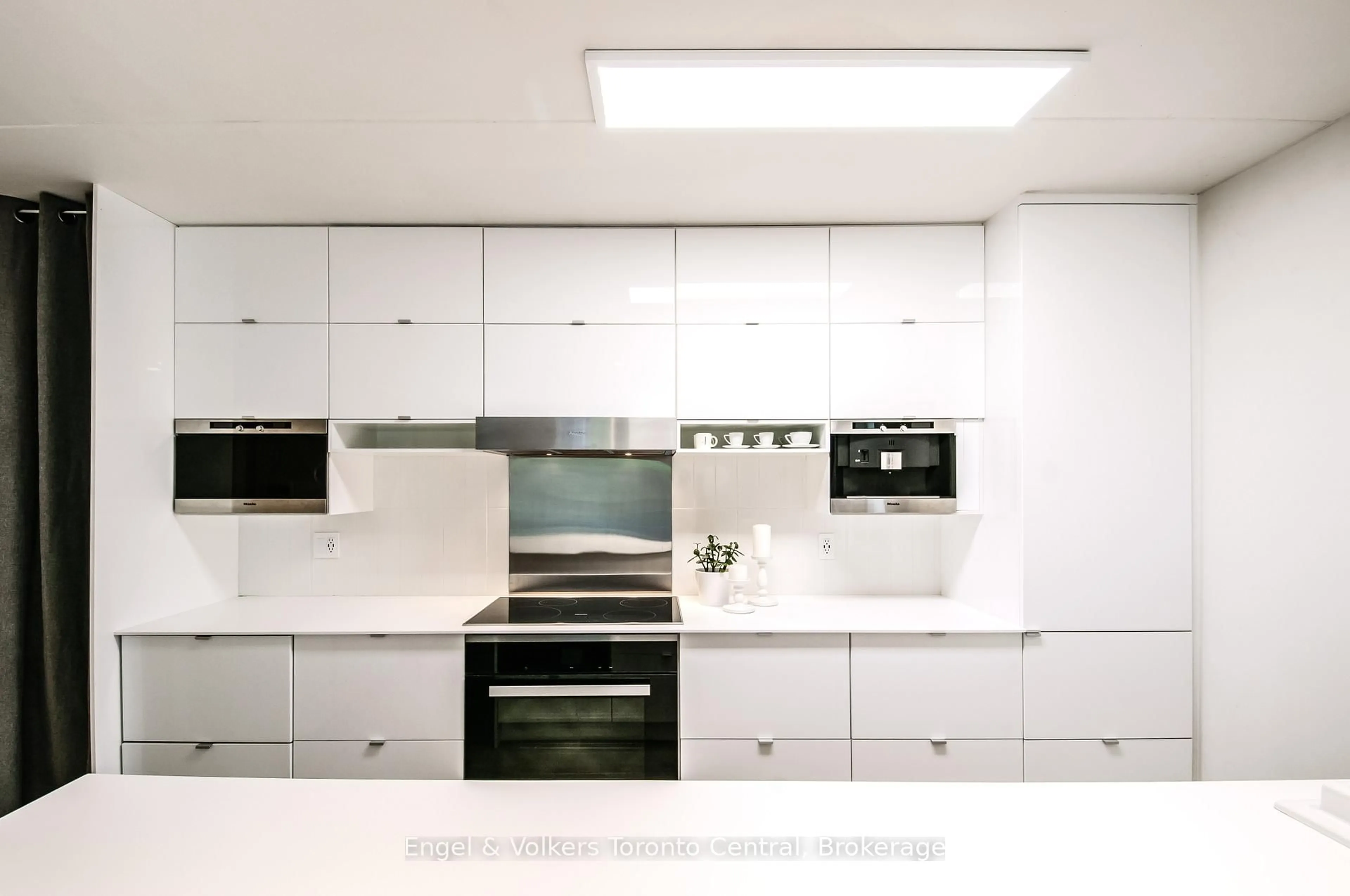 Contemporary kitchen, ceramic/tile floor for 19 DAWSON Dr #50, Collingwood Ontario L9Y 5B4