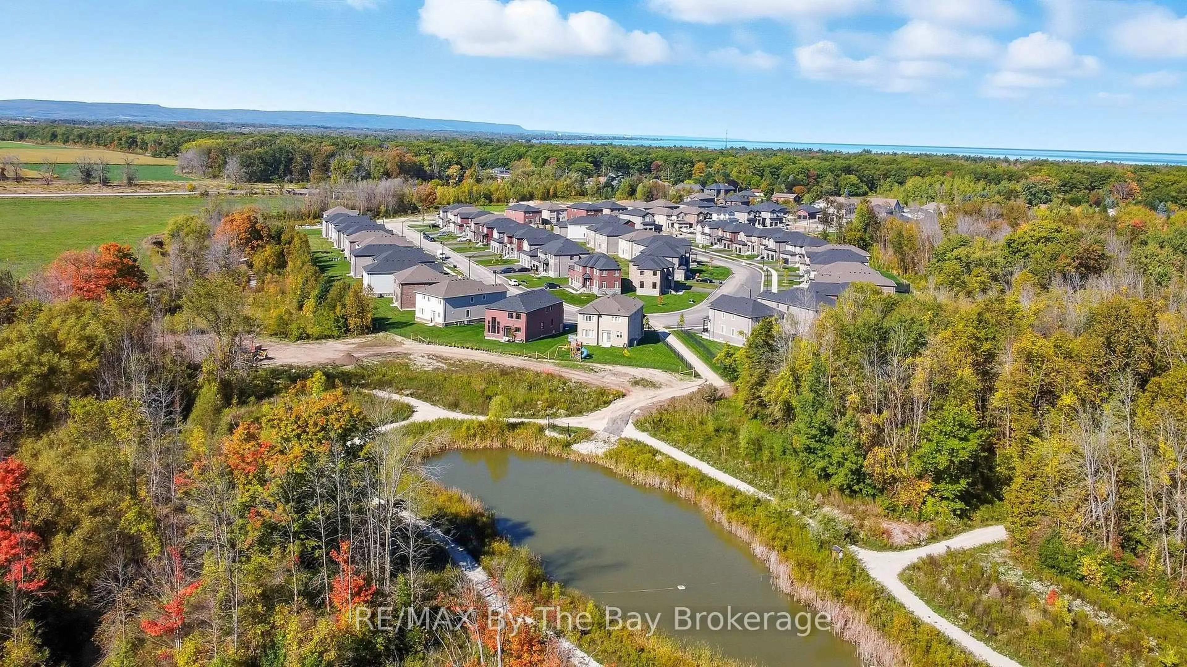 A pic from outside/outdoor area/front of a property/back of a property/a pic from drone, water/lake/river/ocean view for 16 Misty Ridge Rd, Wasaga Beach Ontario L9Z 0R8