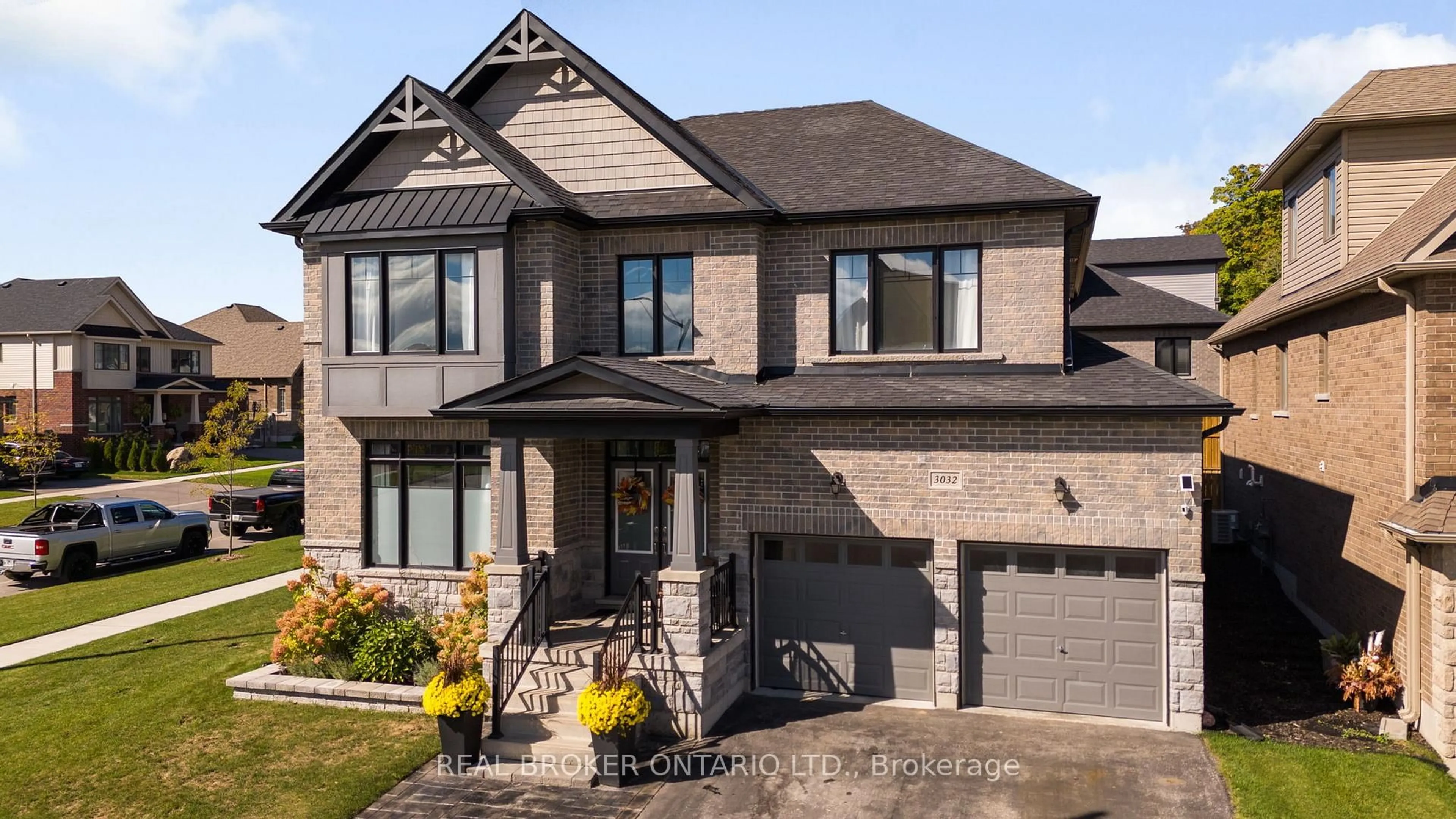 Home with brick exterior material, street for 3032 Monarch Dr, Orillia Ontario L3V 8K3