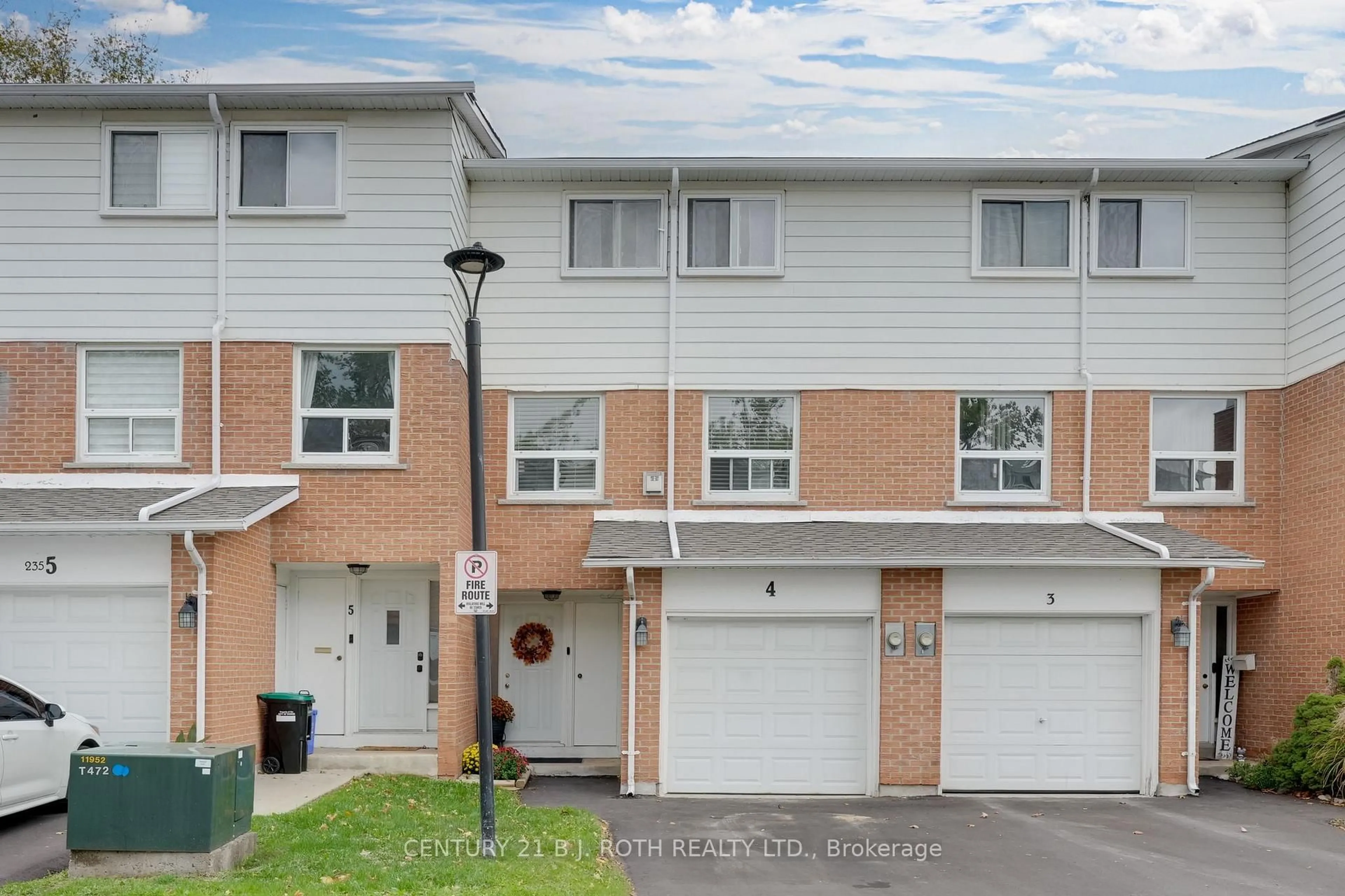 Unknown for 235 Steel St #4, Barrie Ontario L4M 2H1