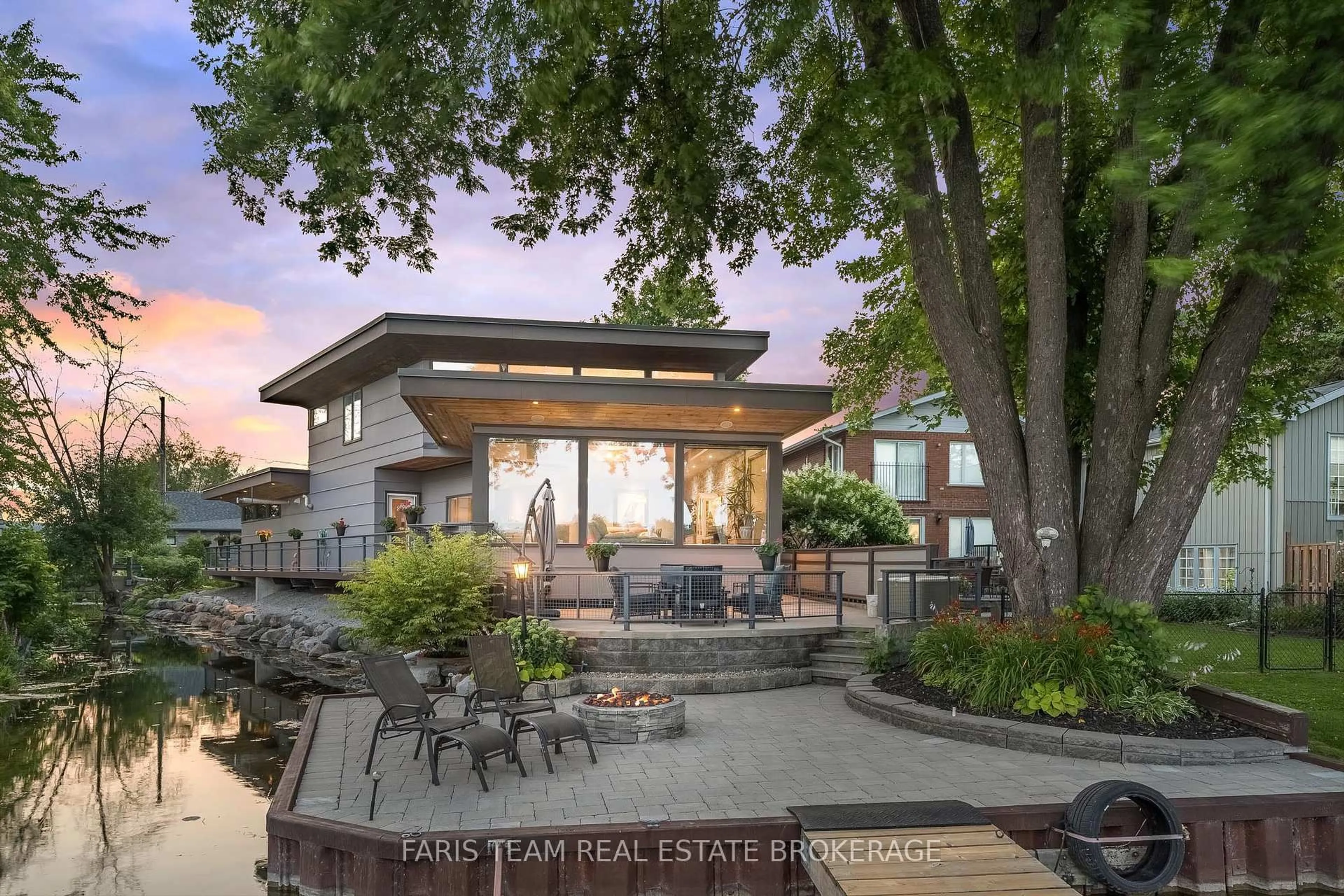 Patio, street for 183 Cedar Island Rd, Orillia Ontario L3V 1T2