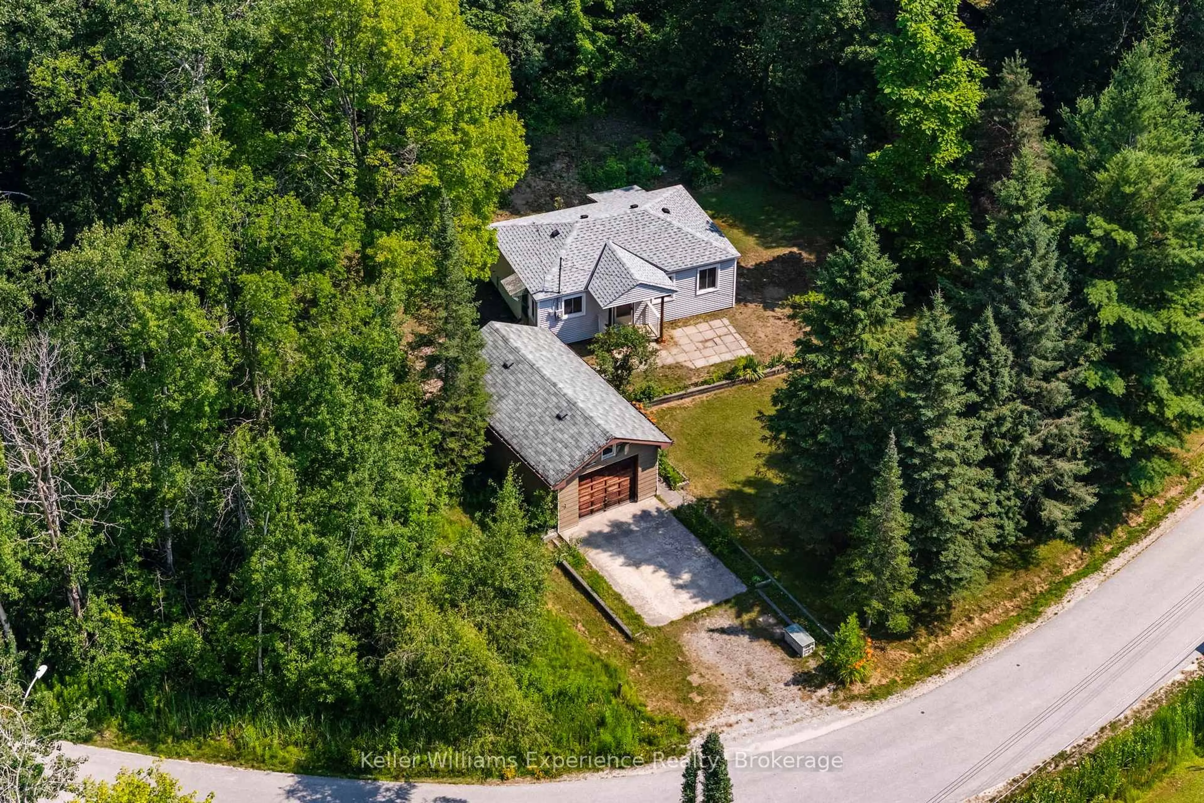 A pic from outside/outdoor area/front of a property/back of a property/a pic from drone, unknown for 180&184 Silver Birch Cres, Tay Ontario L0K 1R0