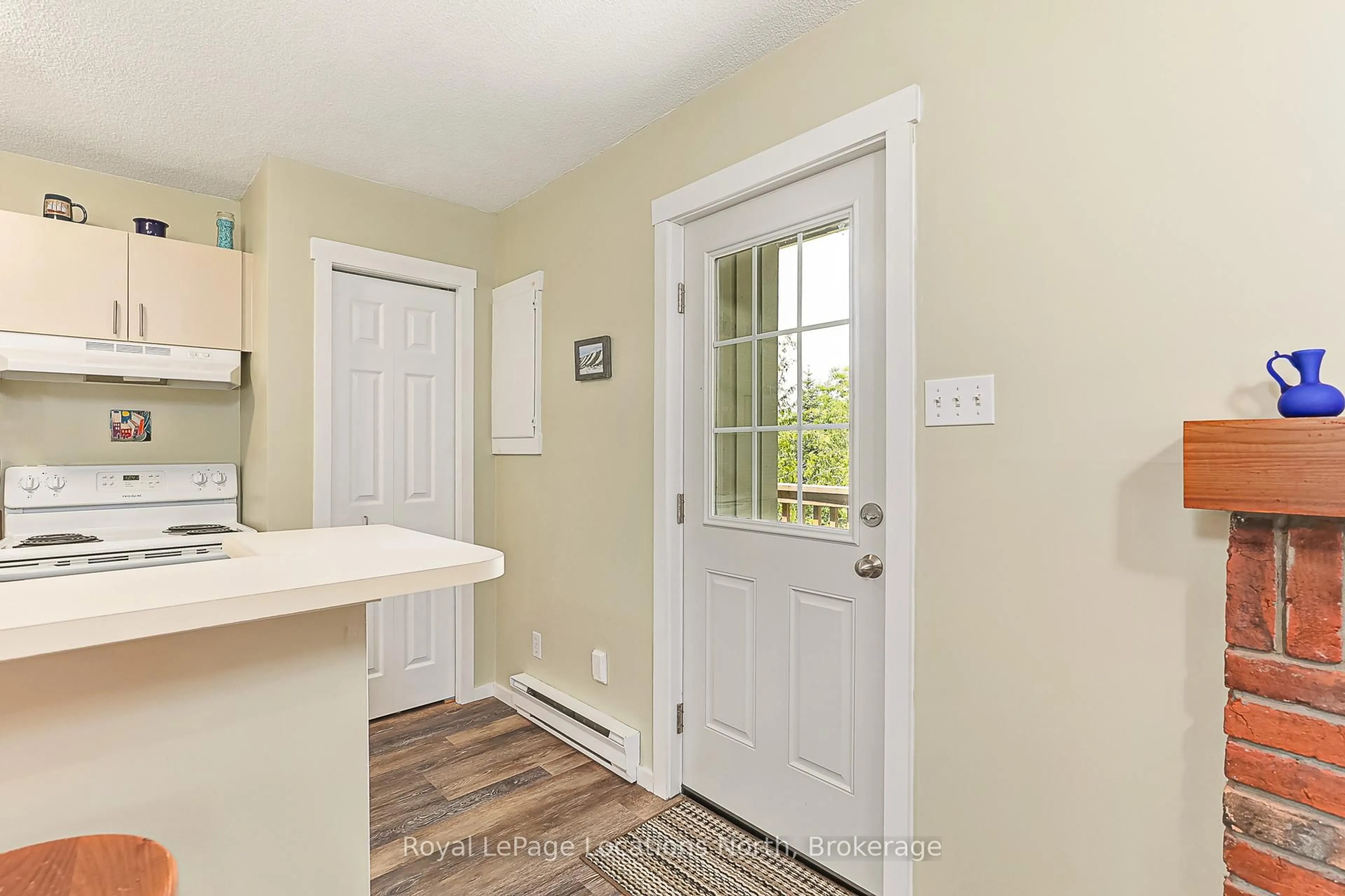 Indoor entryway for 19 Dawson Dr #47, Collingwood Ontario L9Y 5B4