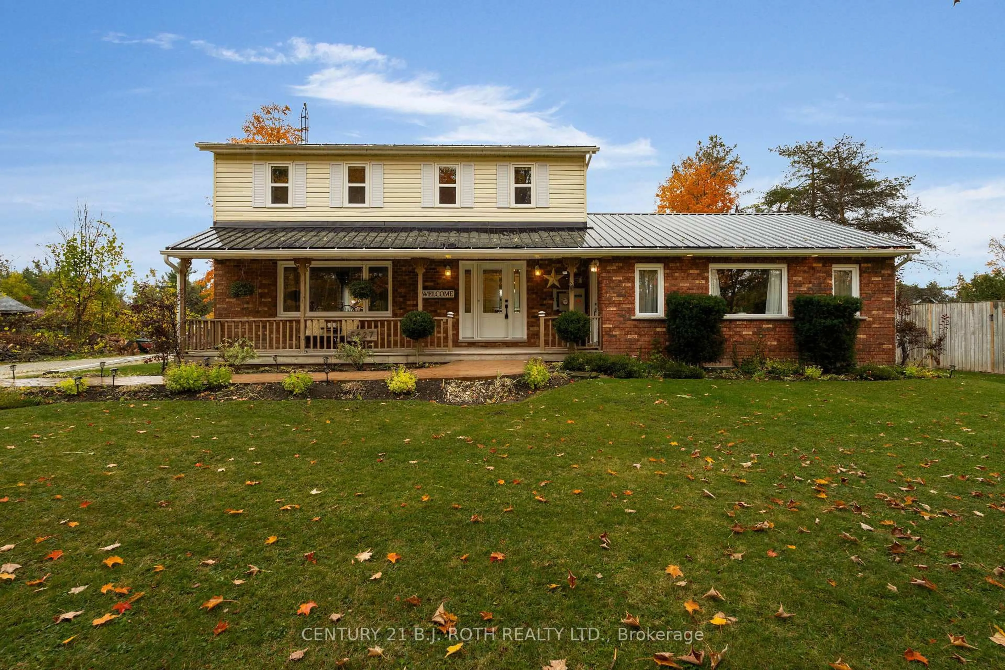 A pic from outside/outdoor area/front of a property/back of a property/a pic from drone, street for 5627 7th Line, Oro-Medonte Ontario L0K 1E0