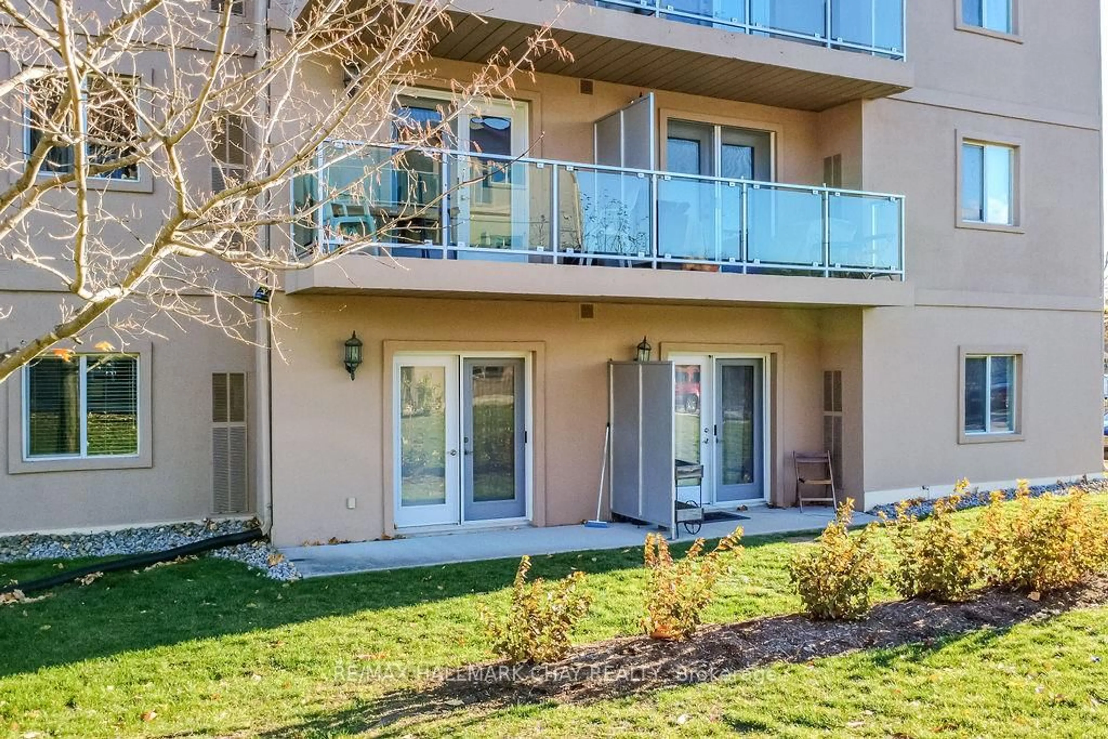 Balcony in the apartment, water/lake/river/ocean view for 125 Bond St #203, Orillia Ontario L3V 1J7