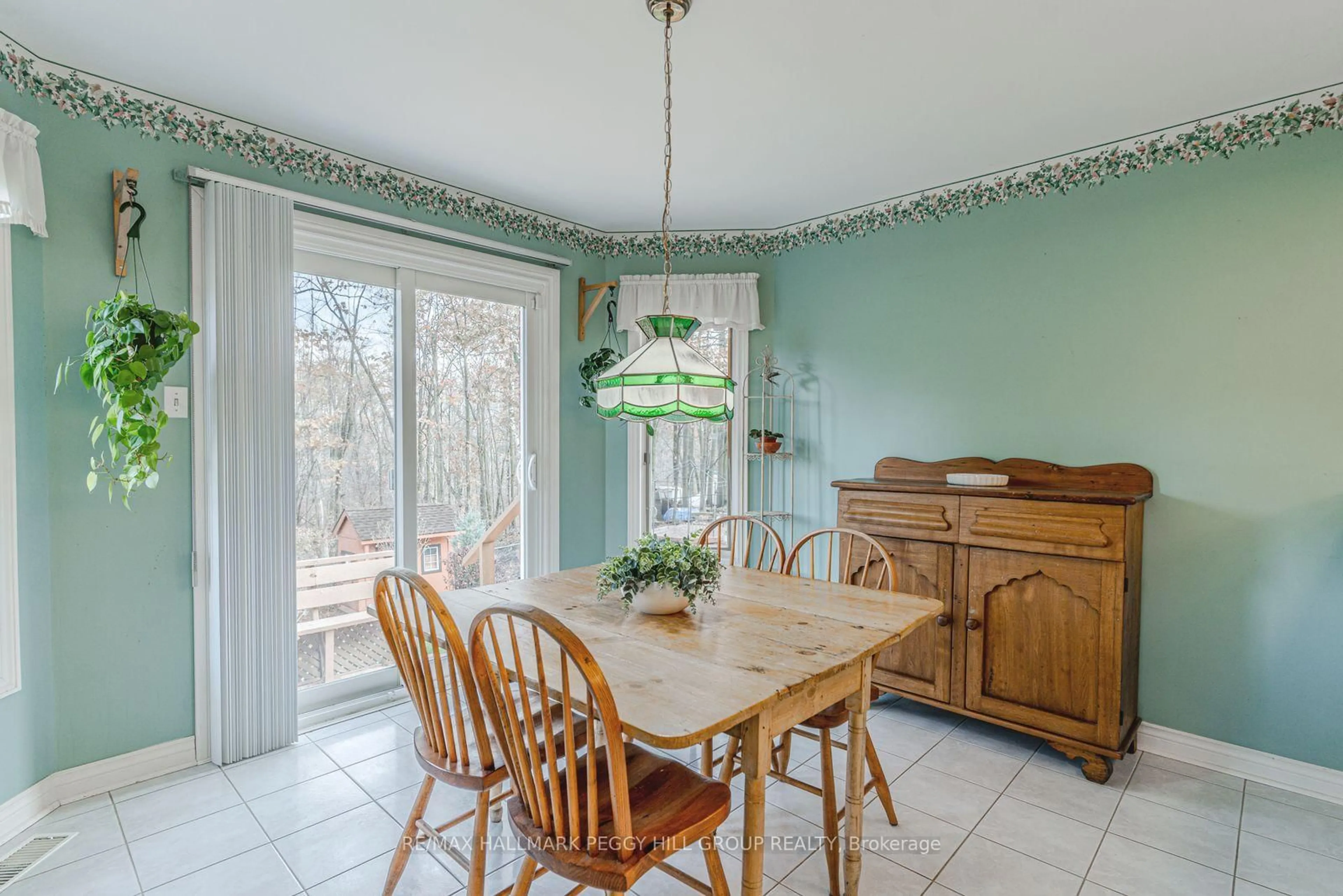 Dining room, unknown for 465 Ferndale Dr, Barrie Ontario L4N 7X7