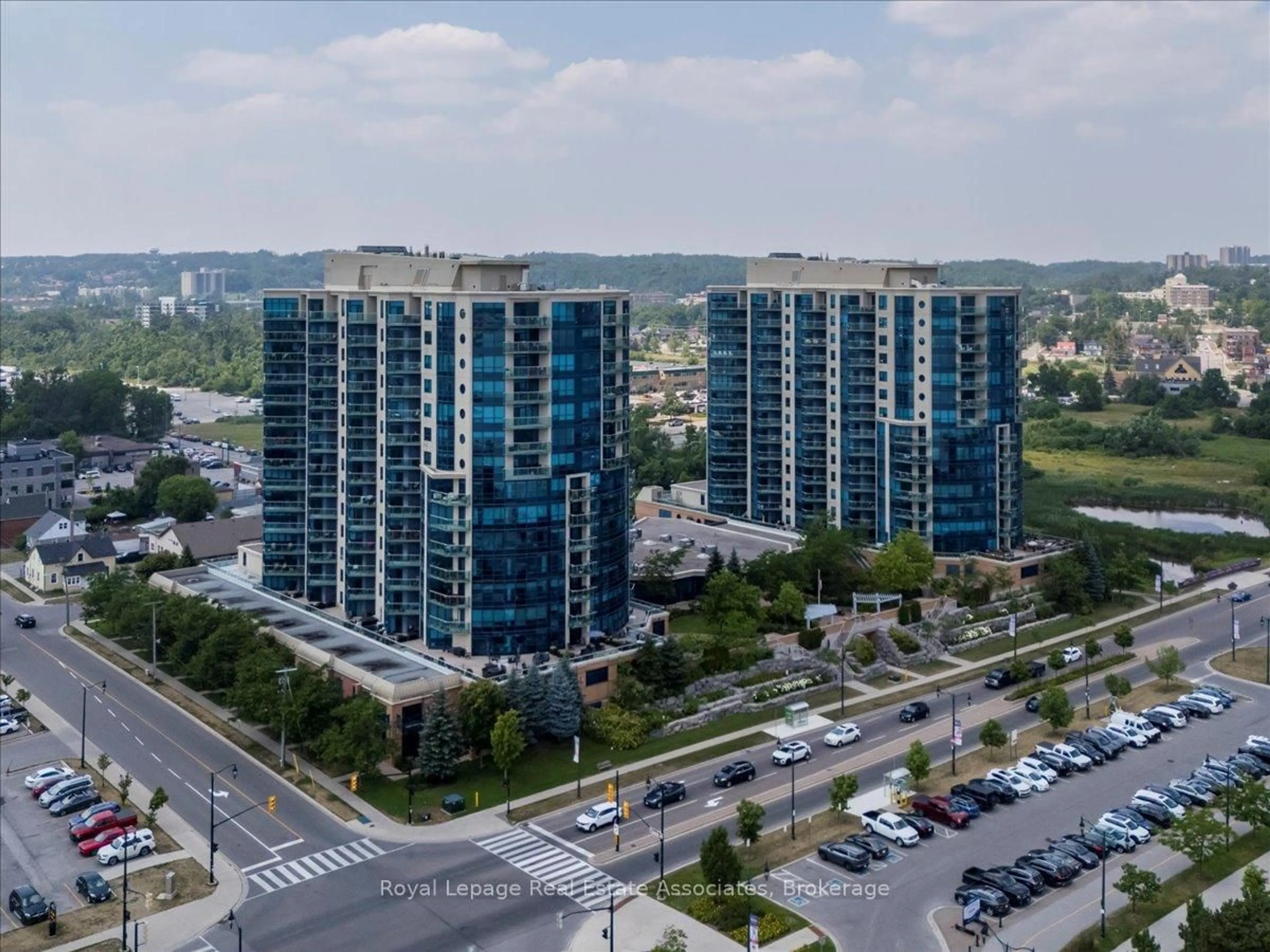 A pic from outside/outdoor area/front of a property/back of a property/a pic from drone, city buildings view from balcony for 37 Ellen St #811, Barrie Ontario L4N 6G2