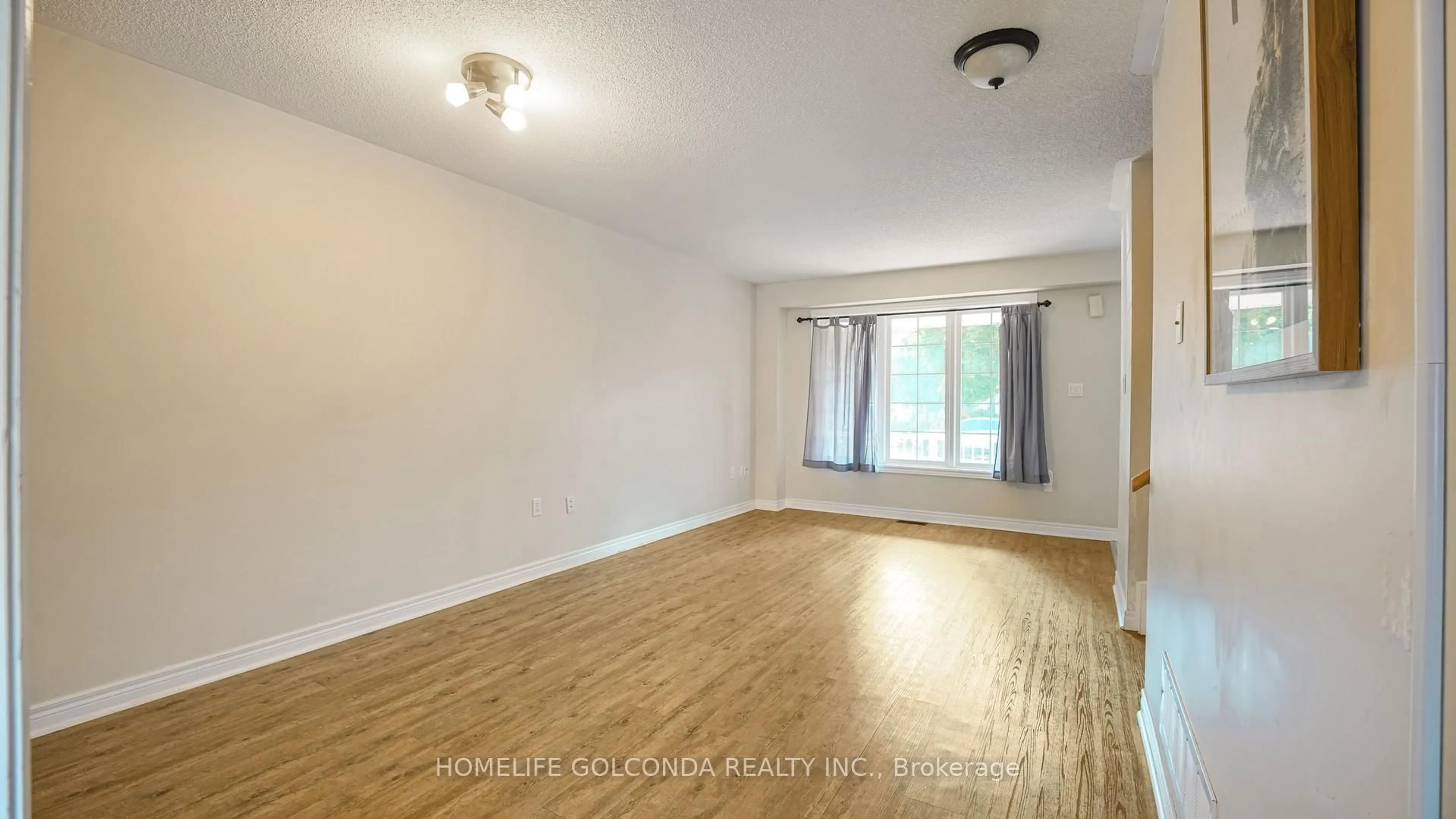 A pic of a room for 21 Bentley Cres, Barrie Ontario L4N 0Z1