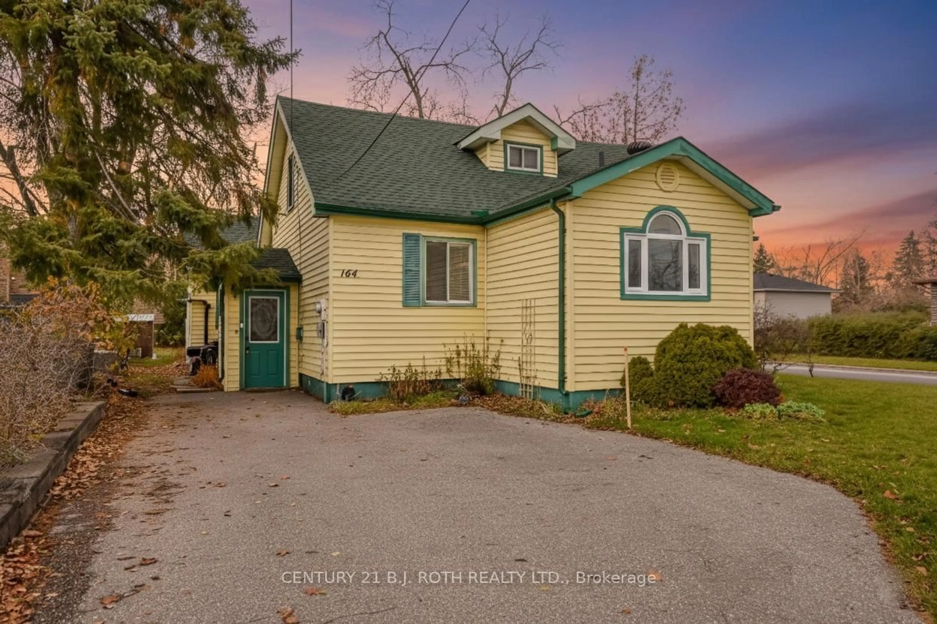 Unknown for 164 Cook St, Barrie Ontario L4M 4G9