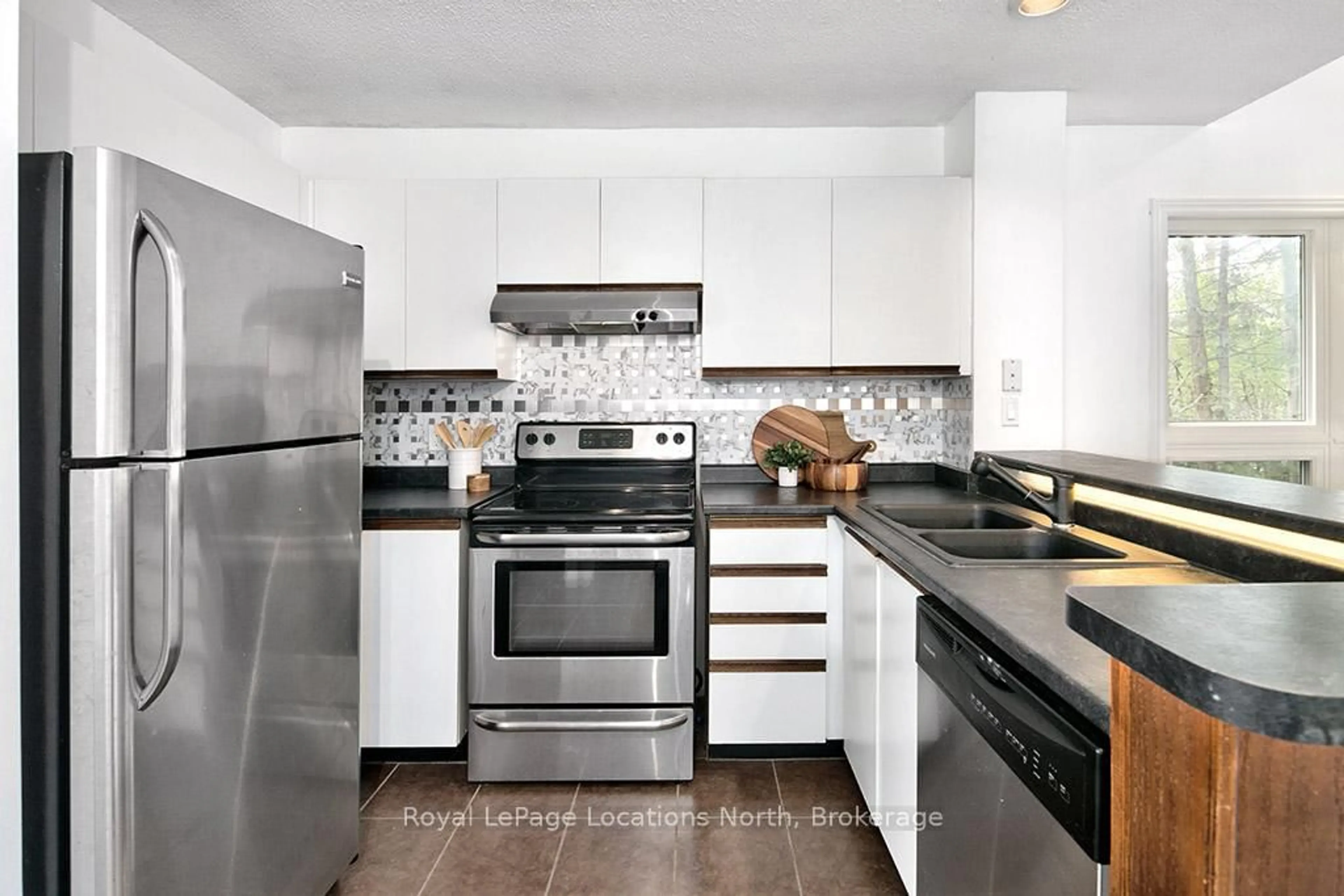 Unknown for 49 Trott Blvd #182, Collingwood Ontario L9Y 5B8