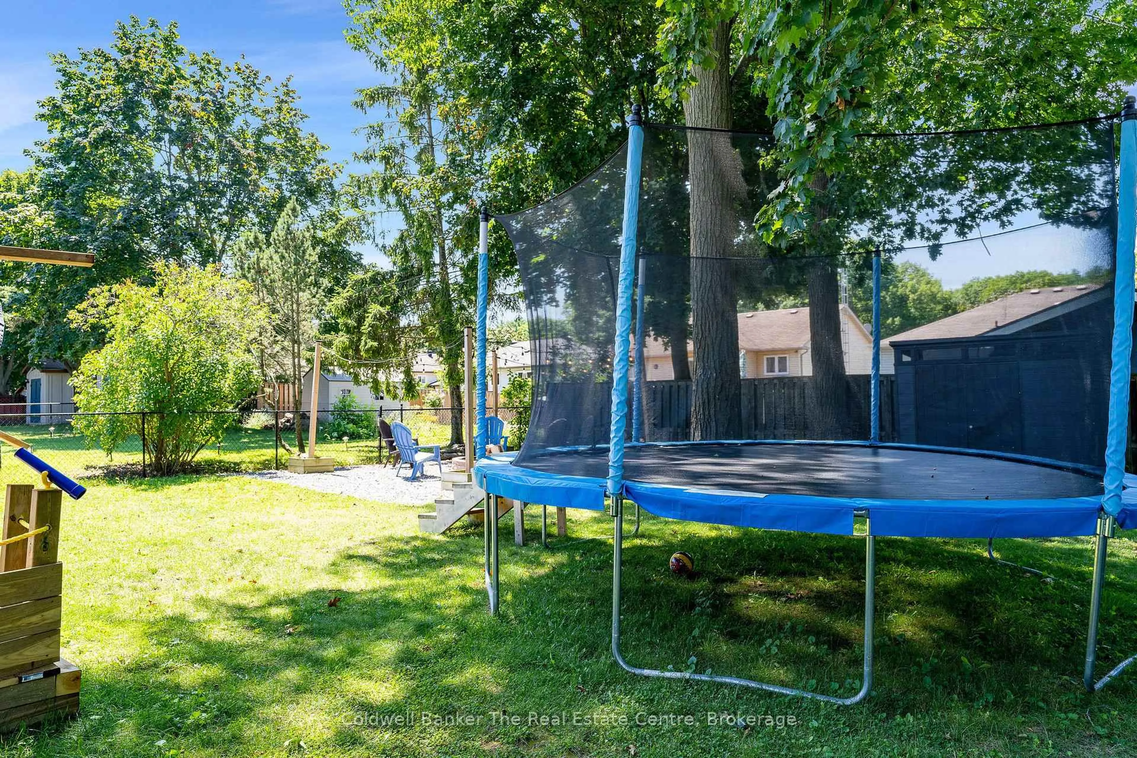 Pool for 14 Langevin Dr, Wasaga Beach Ontario L9Z 1C6