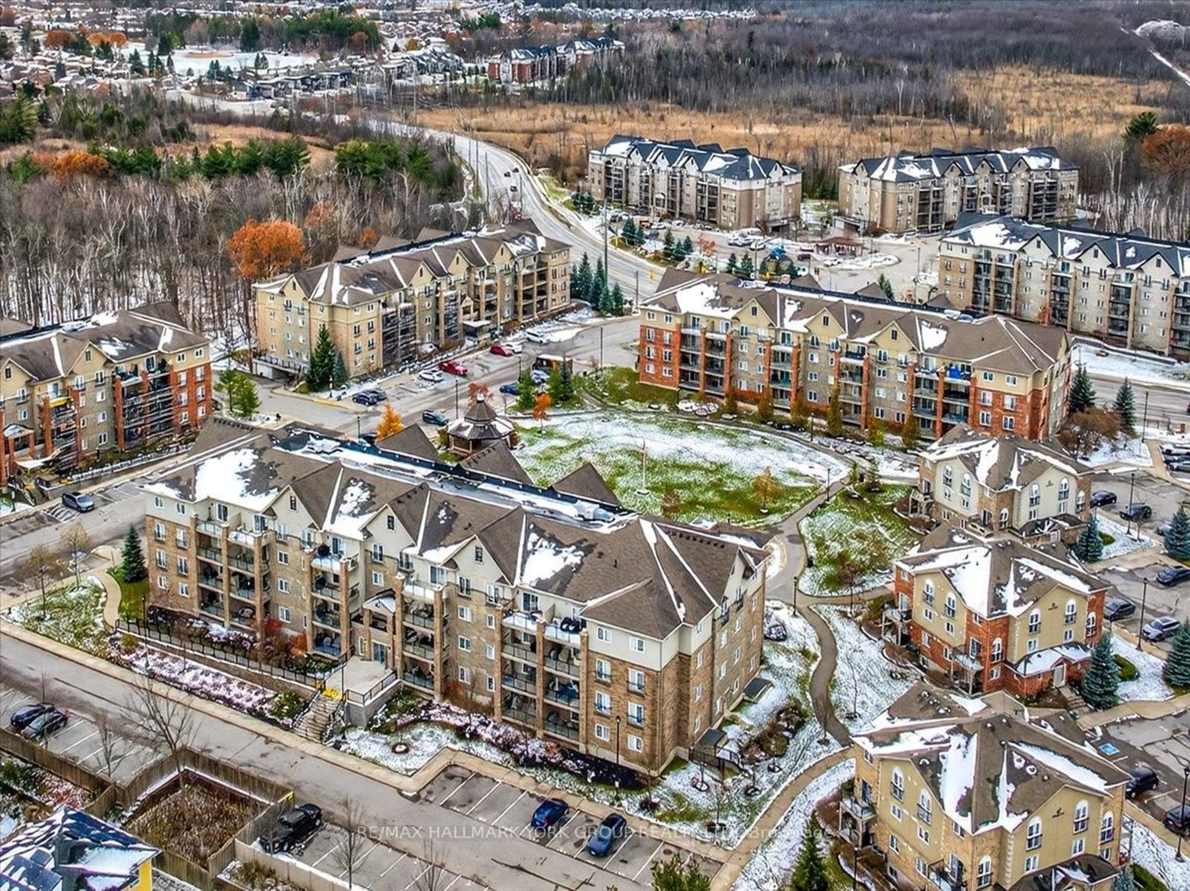 A pic from outside/outdoor area/front of a property/back of a property/a pic from drone, city buildings view from balcony for 45 FERNDALE Dr #211, Barrie Ontario L4N 5W7
