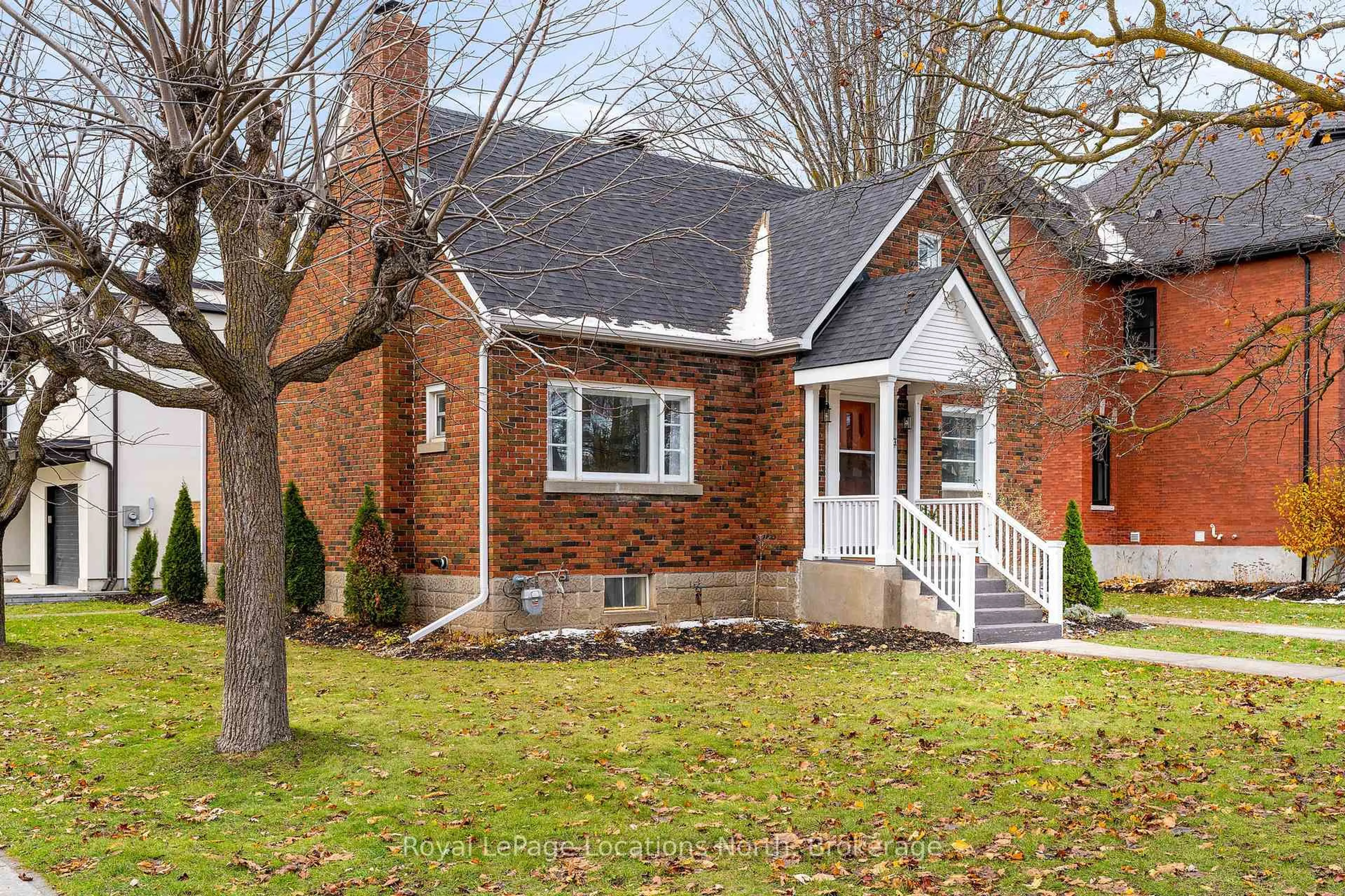 Home with brick exterior material, street for 384 Saint Marie St, Collingwood Ontario L9Y 3K8
