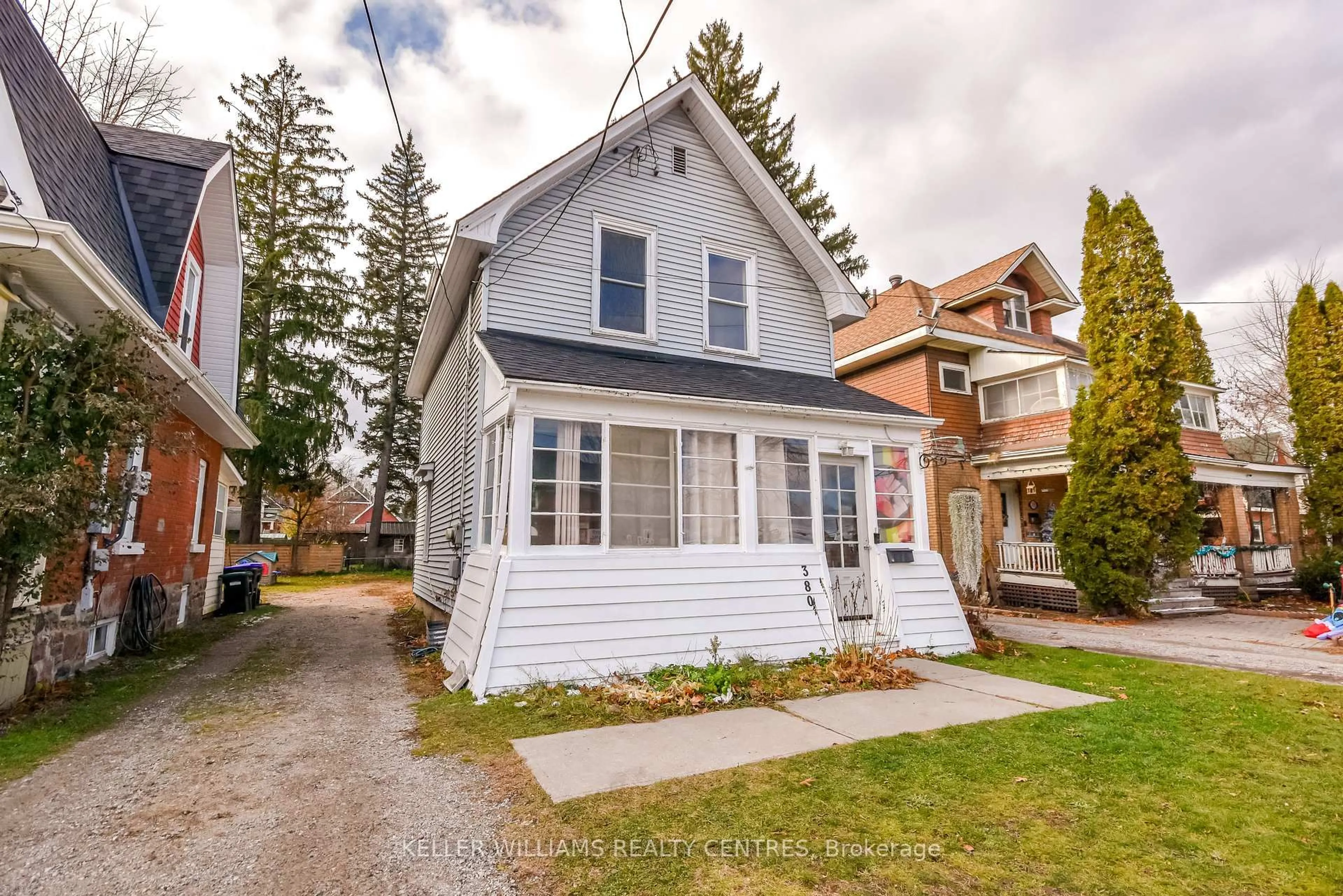 Home with vinyl exterior material, street for 380 Frederick St, Midland Ontario L4R 3P4