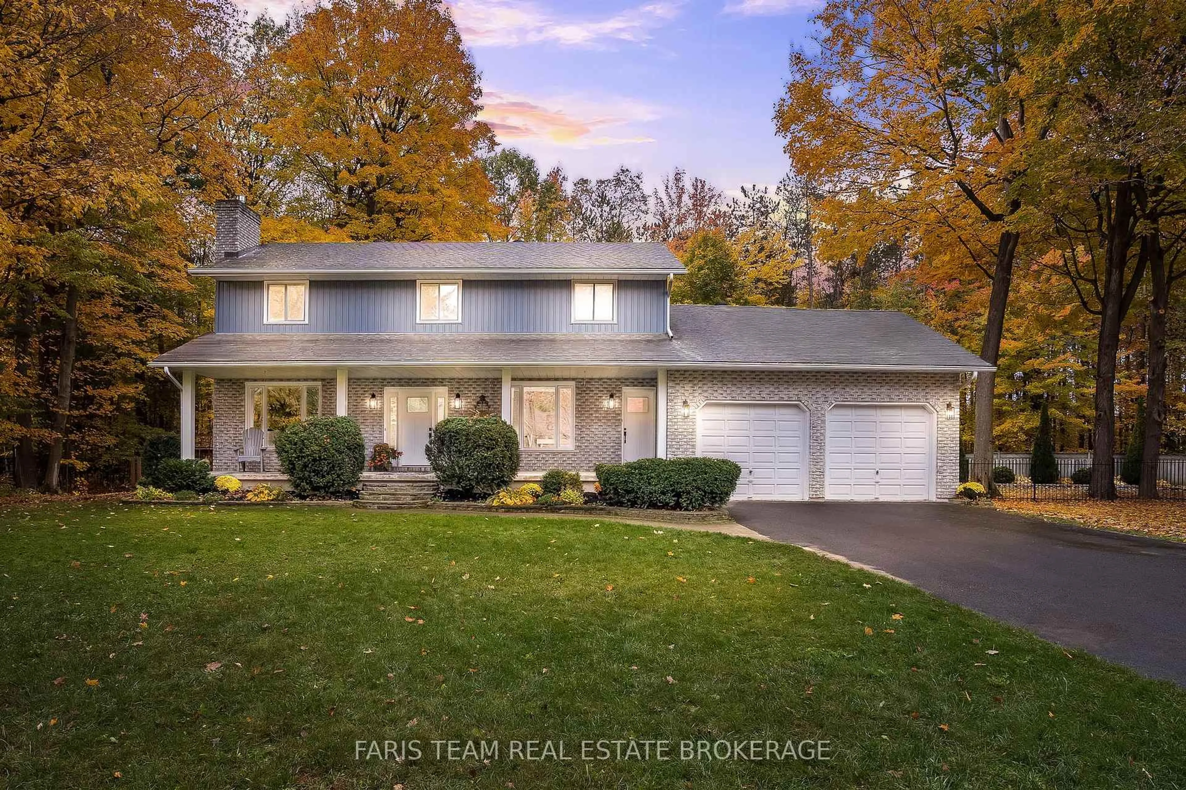 Home with vinyl exterior material, street for 7 Bailey Cres, Tiny Ontario L0L 2T0