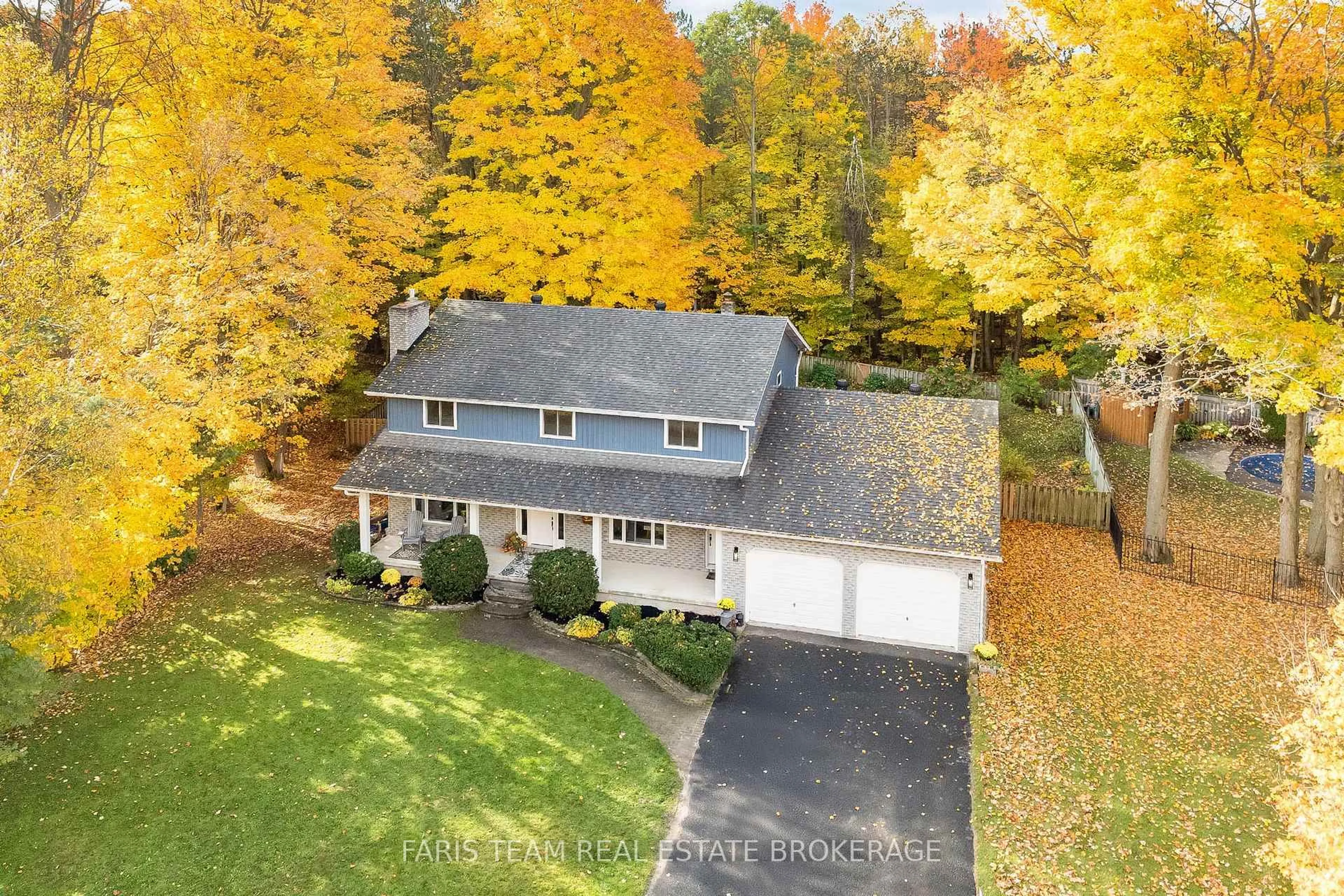 A pic from outside/outdoor area/front of a property/back of a property/a pic from drone, unknown for 7 Bailey Cres, Tiny Ontario L0L 2T0