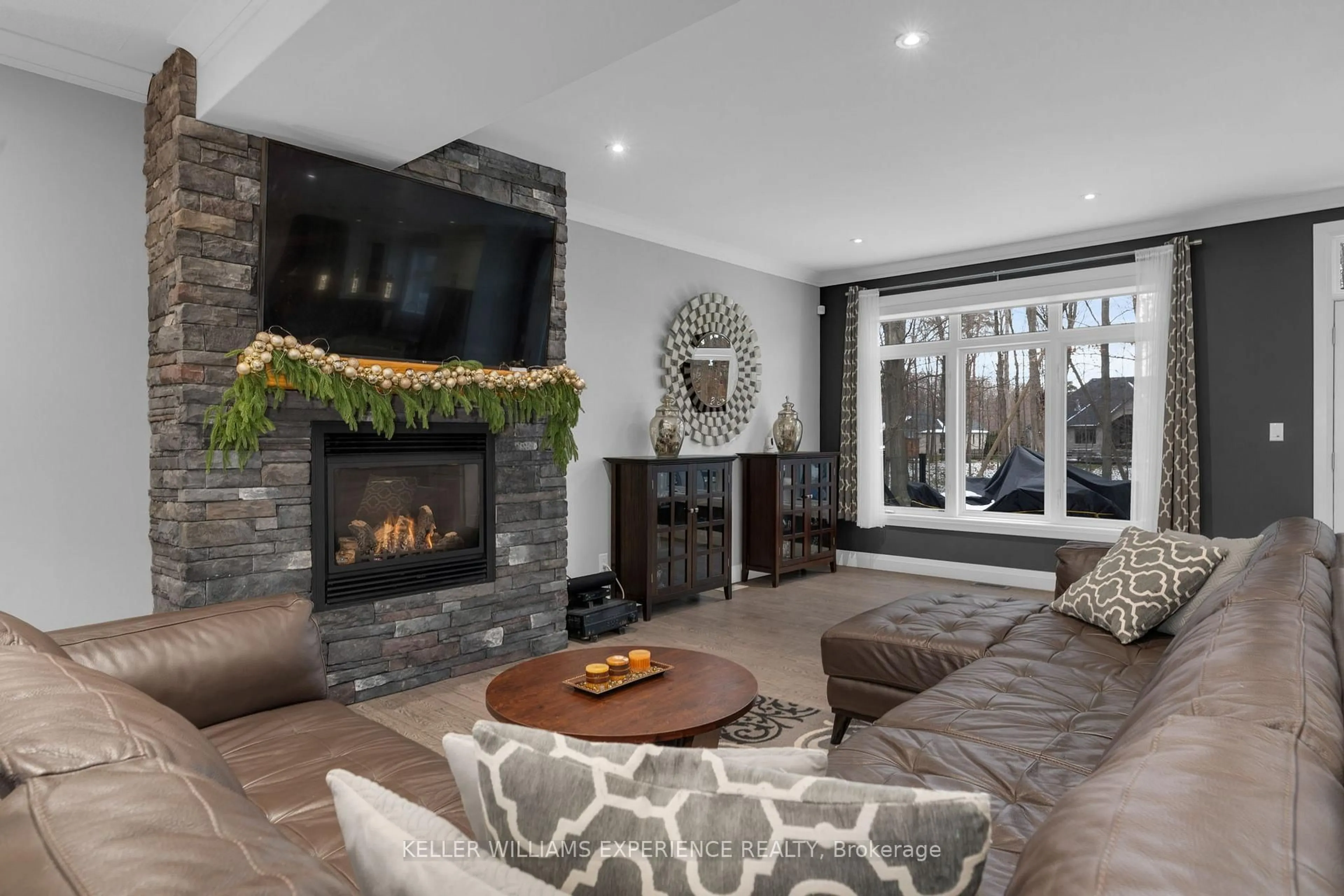 Living room with furniture, unknown for 17 Black Creek Tr, Springwater Ontario L9X 0J2