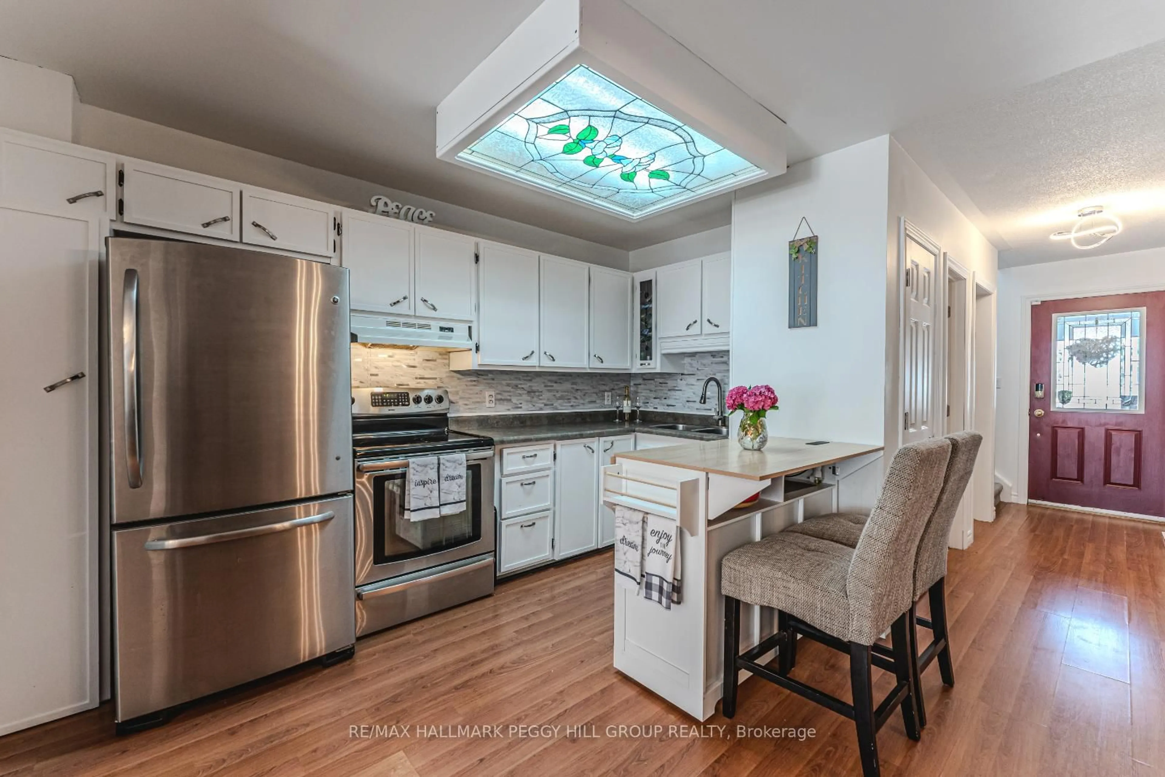 Open concept kitchen, ceramic/tile floor for 630 William St, Midland Ontario L4R 2T3