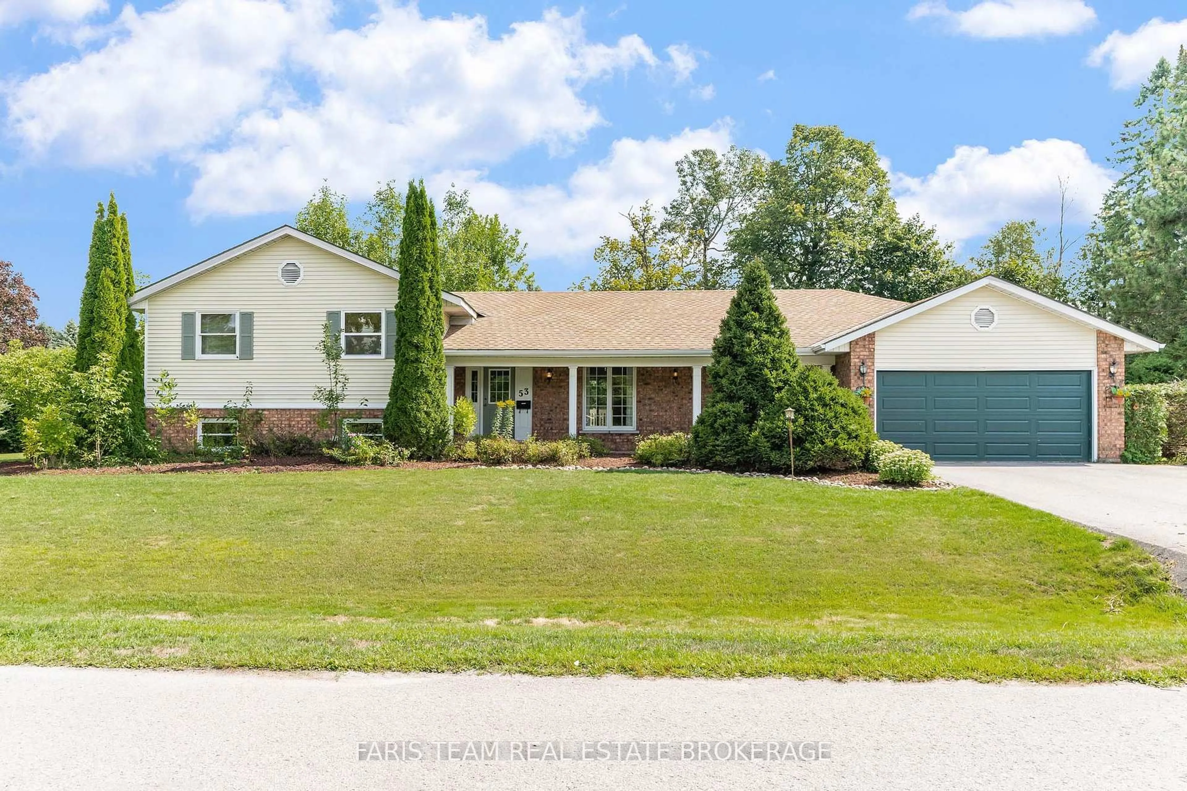 Home with vinyl exterior material, street for 53 Maple Dr, Orillia Ontario L3V 3W5