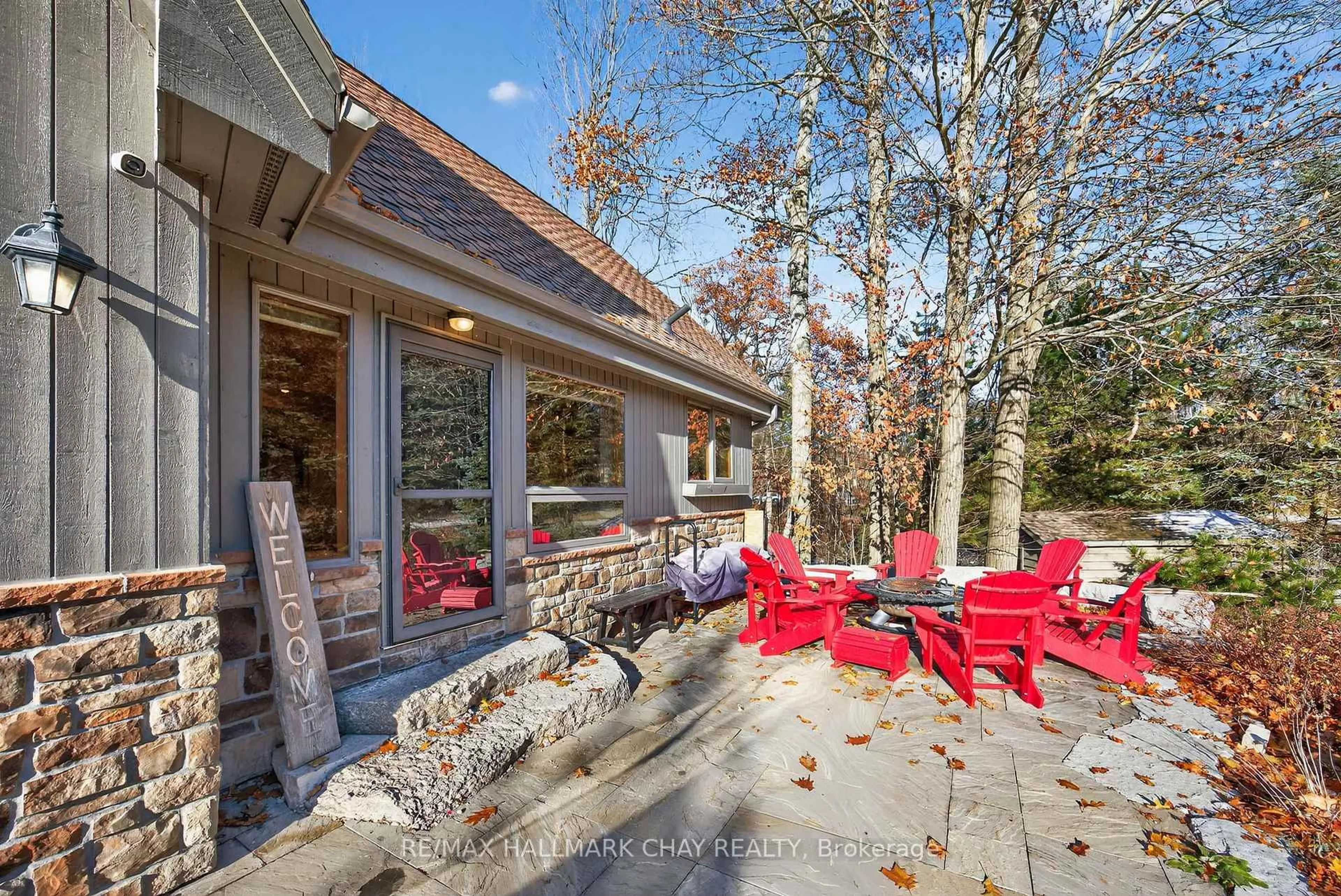 Patio, unknown for 37 Pine Ridge Tr, Oro-Medonte Ontario L4M 4Y8