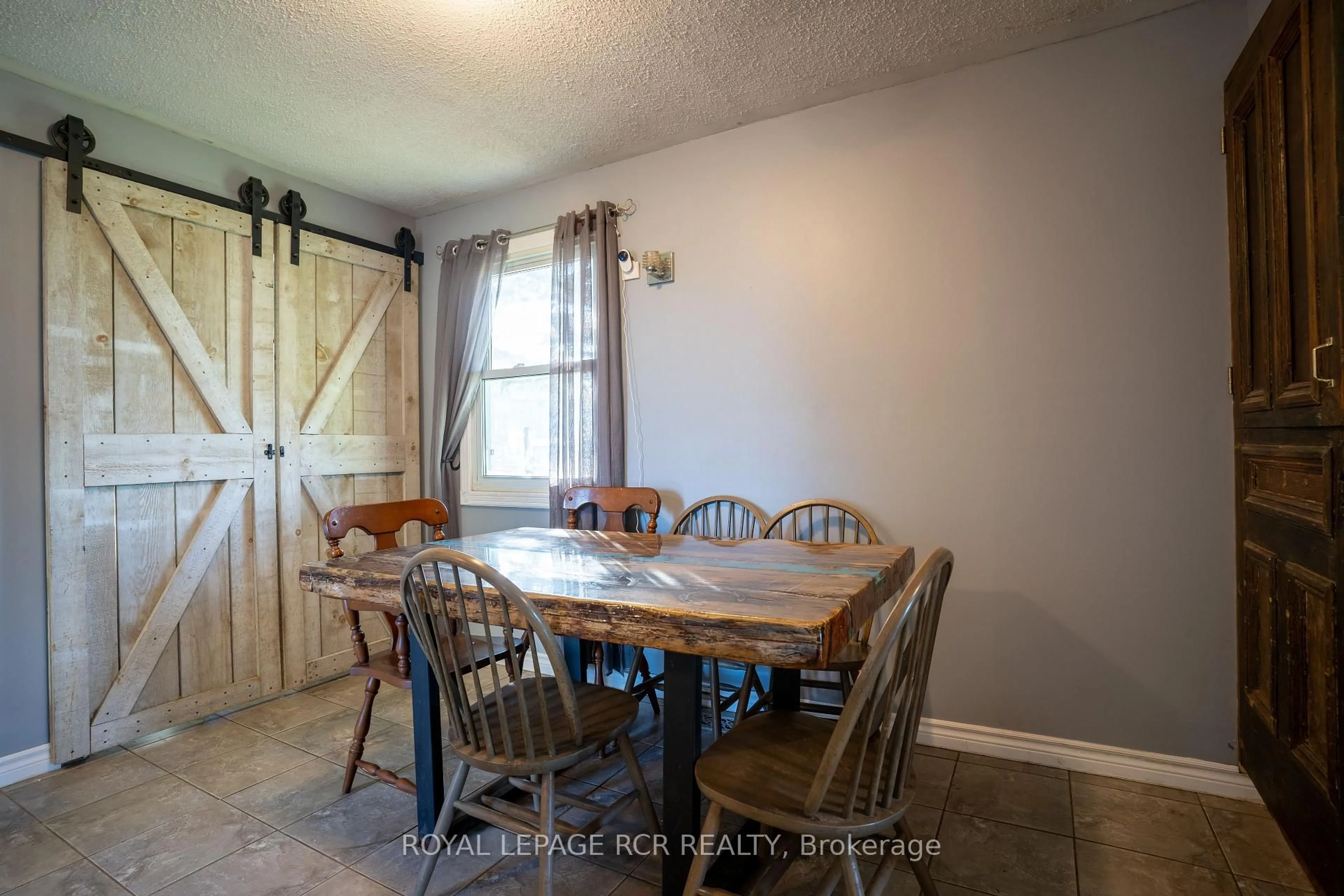 Dining room, unknown for 2606 Crossland Rd, Springwater Ontario L0L 1P0