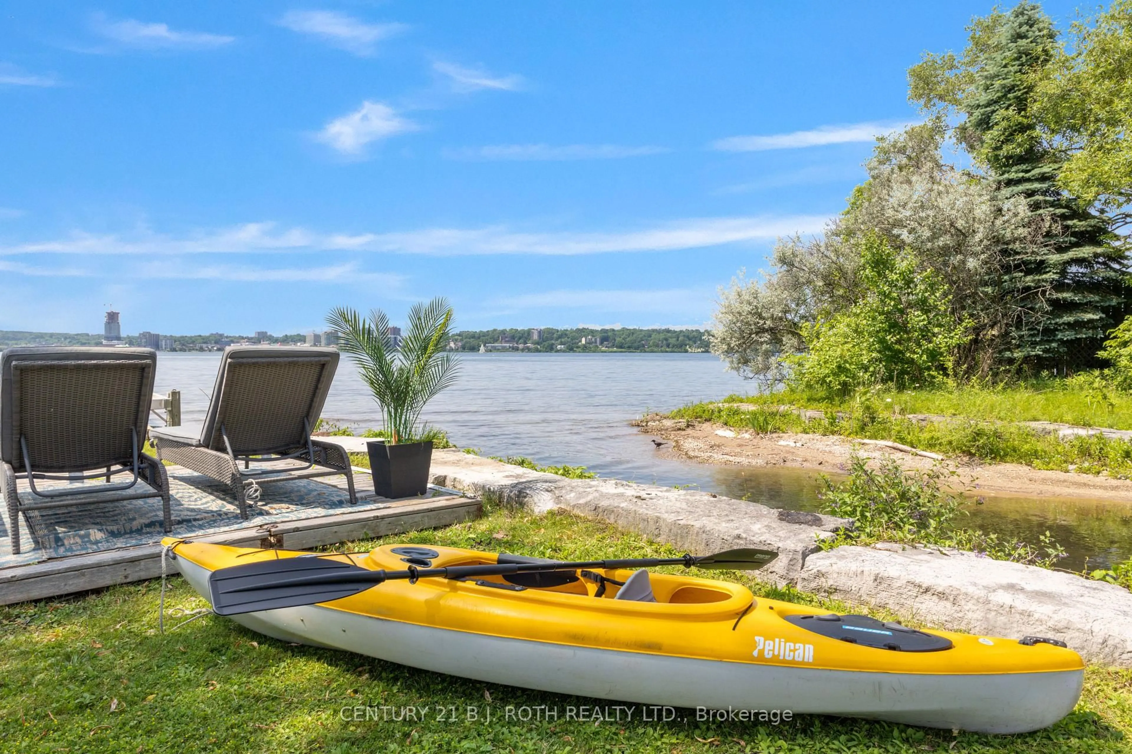 Patio, water/lake/river/ocean view for 58 White Oaks Rd, Barrie Ontario L4N 4B9