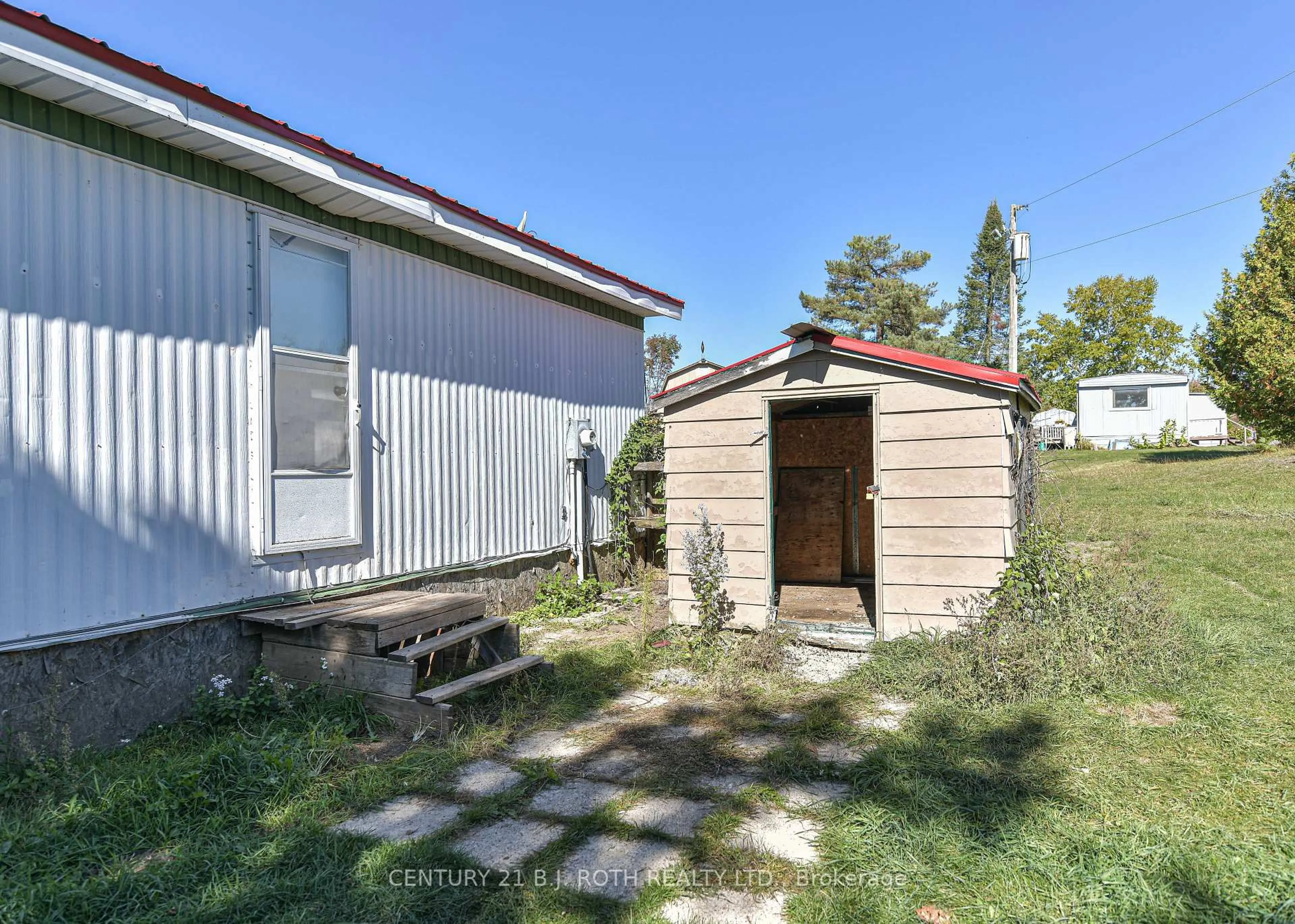 Shed for 19 Claremont Cres, Oro-Medonte Ontario L3V 0P9