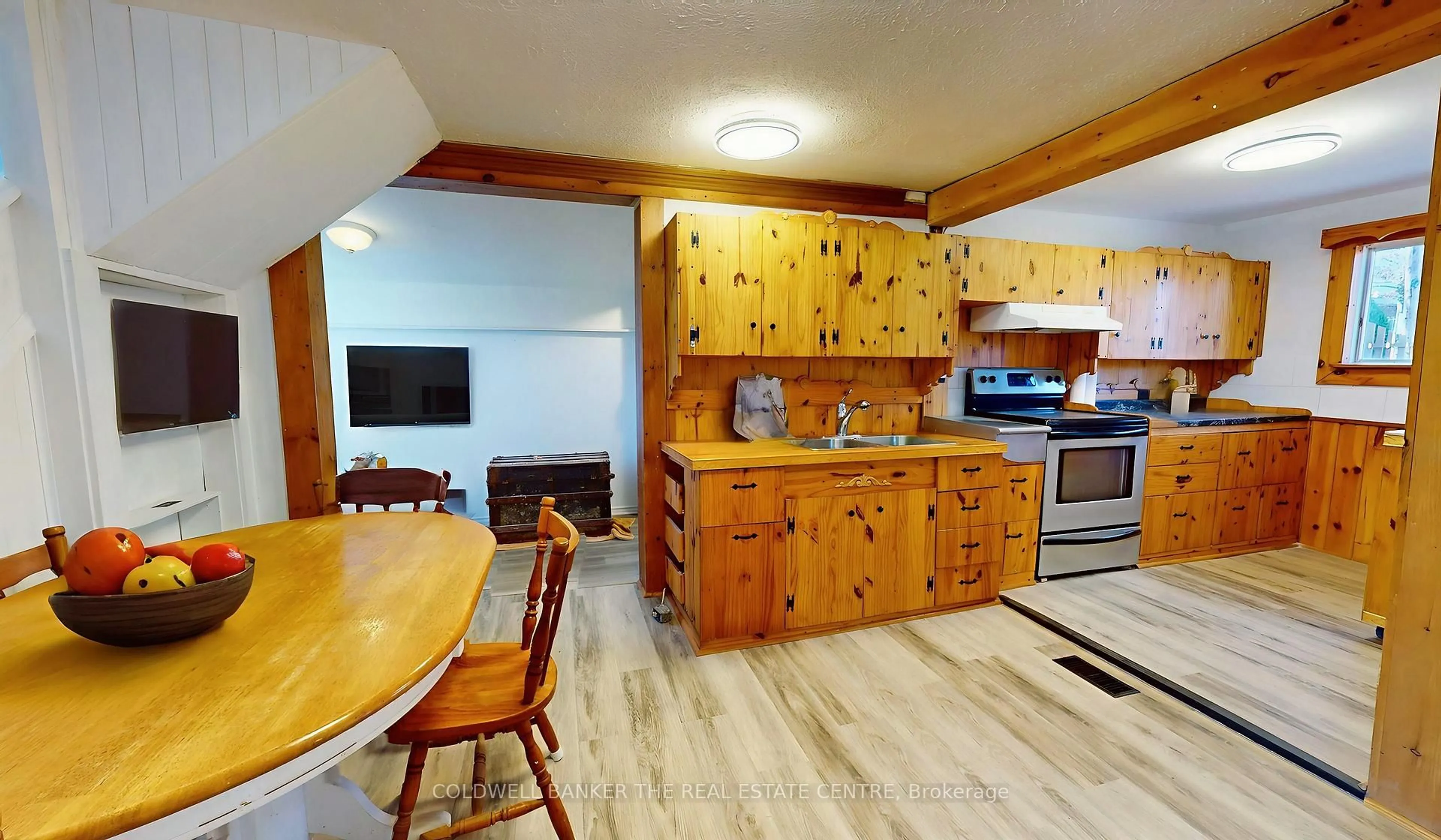 Open concept kitchen, unknown for 532 Laclie St, Orillia Ontario L3V 4P9