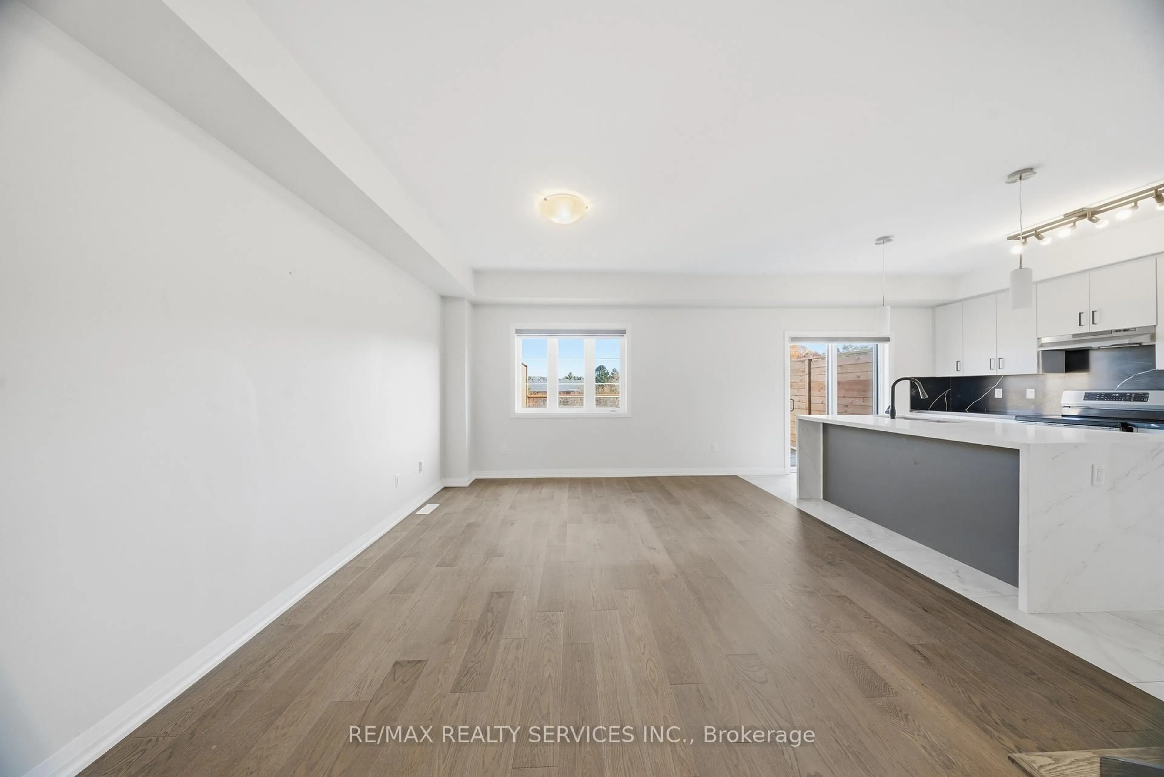 A pic of a room for 44 Lahey Cres, Penetanguishene Ontario L9M 0W1