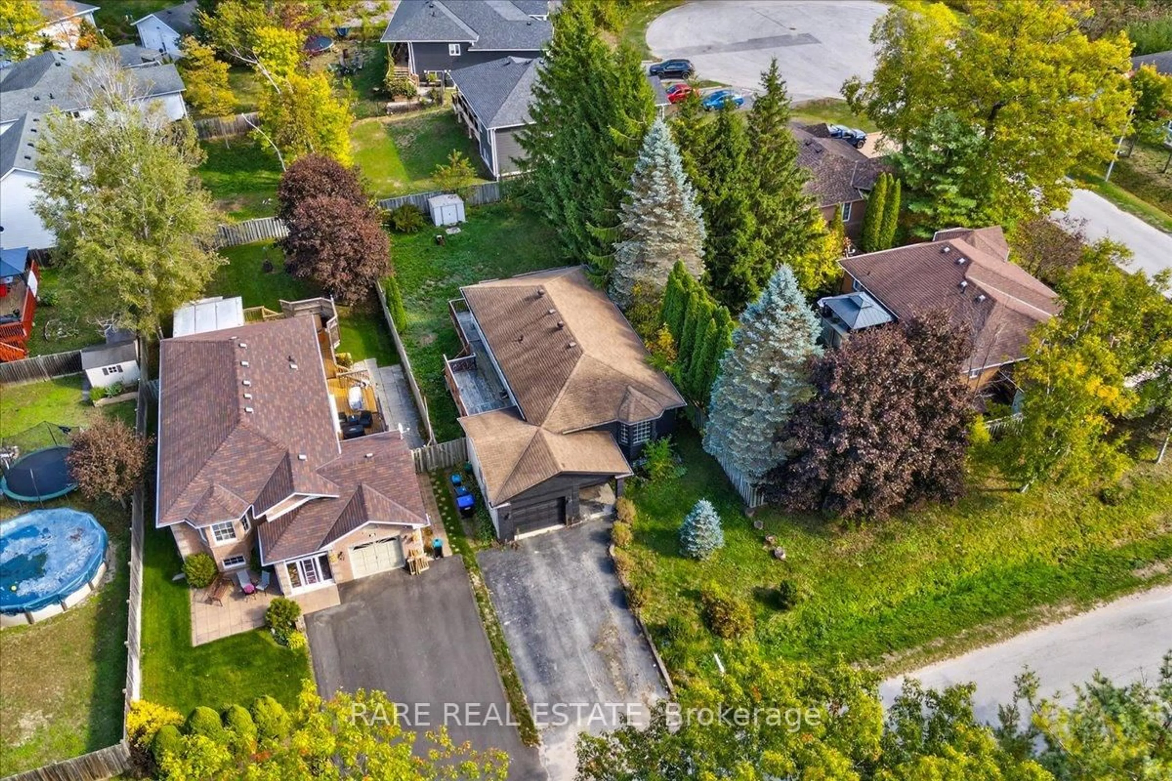 A pic from outside/outdoor area/front of a property/back of a property/a pic from drone, street for 51 SMALLMAN Dr, Wasaga Beach Ontario L9Z 1L3