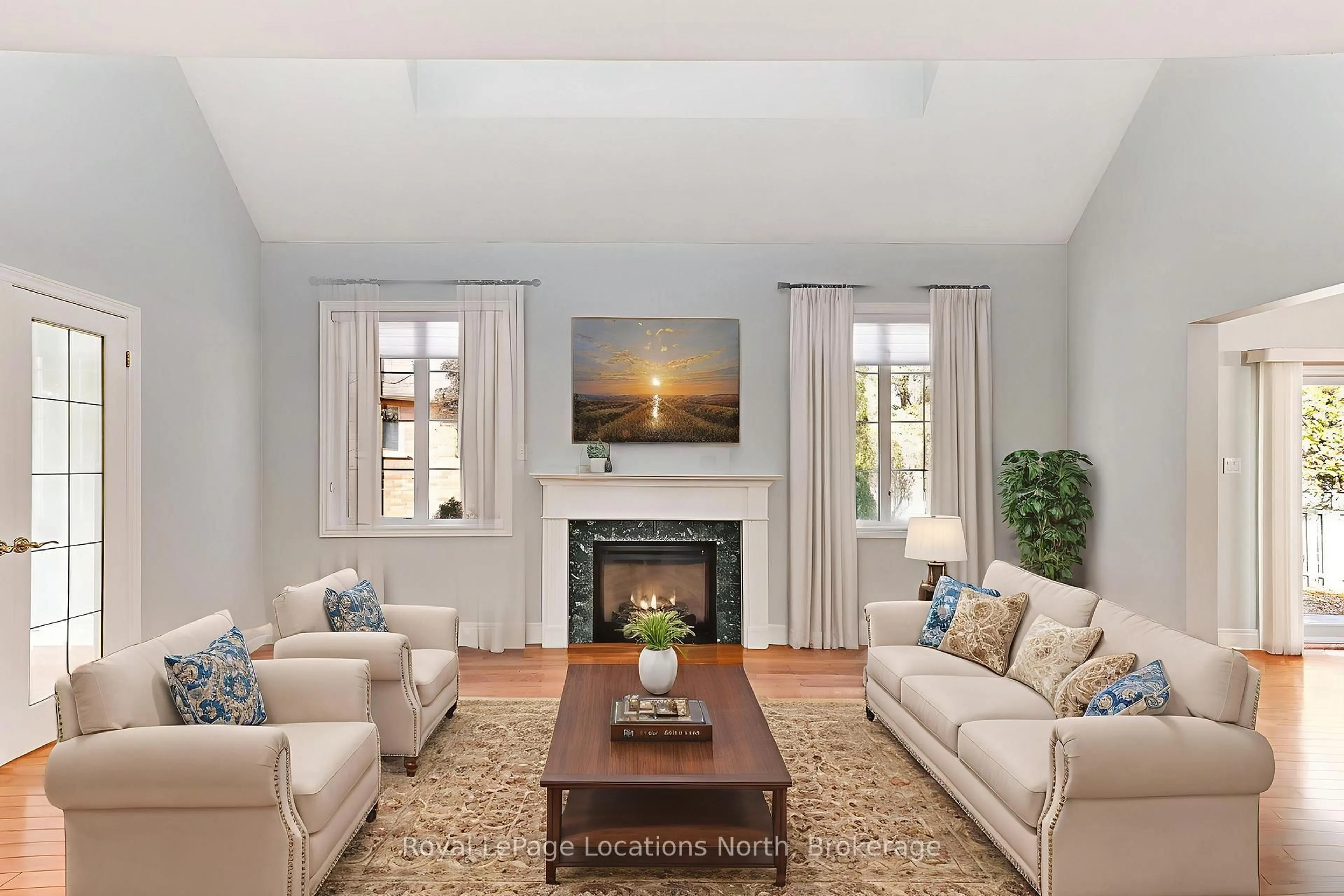 Living room with furniture, unknown for 11 Callary Cres, Collingwood Ontario L9Y 4X9