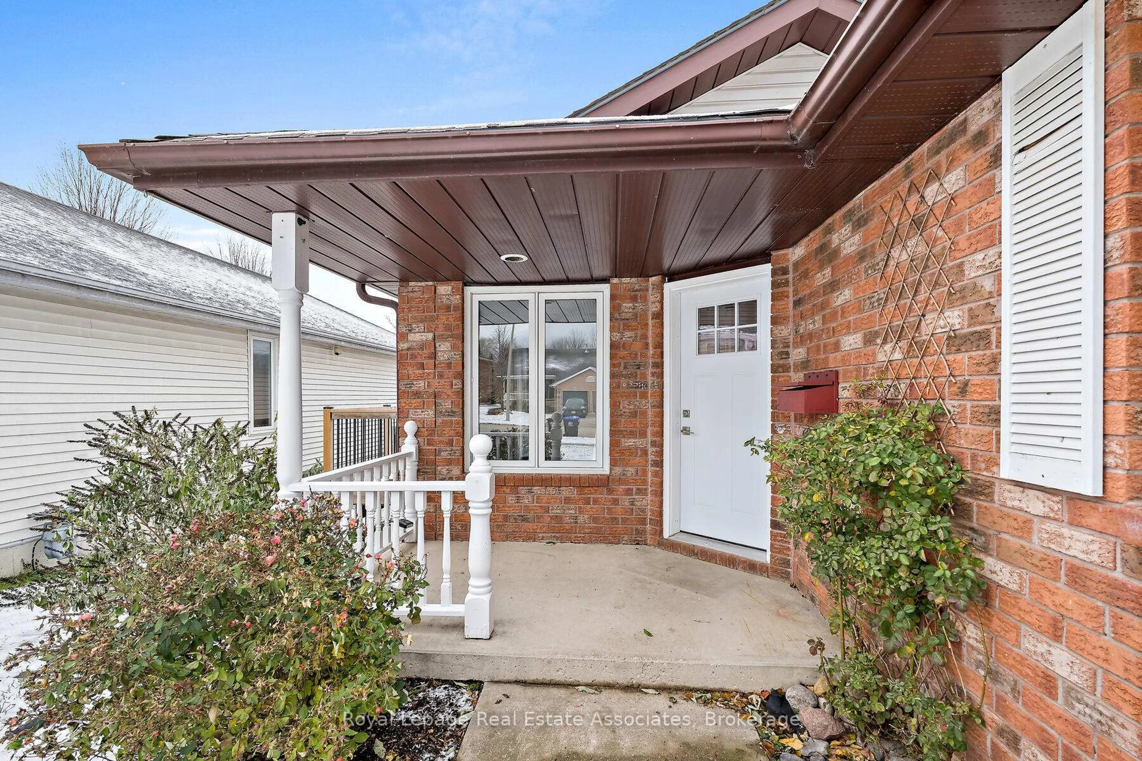 Unknown for 16 Bush St, Collingwood Ontario L9Y 4S9