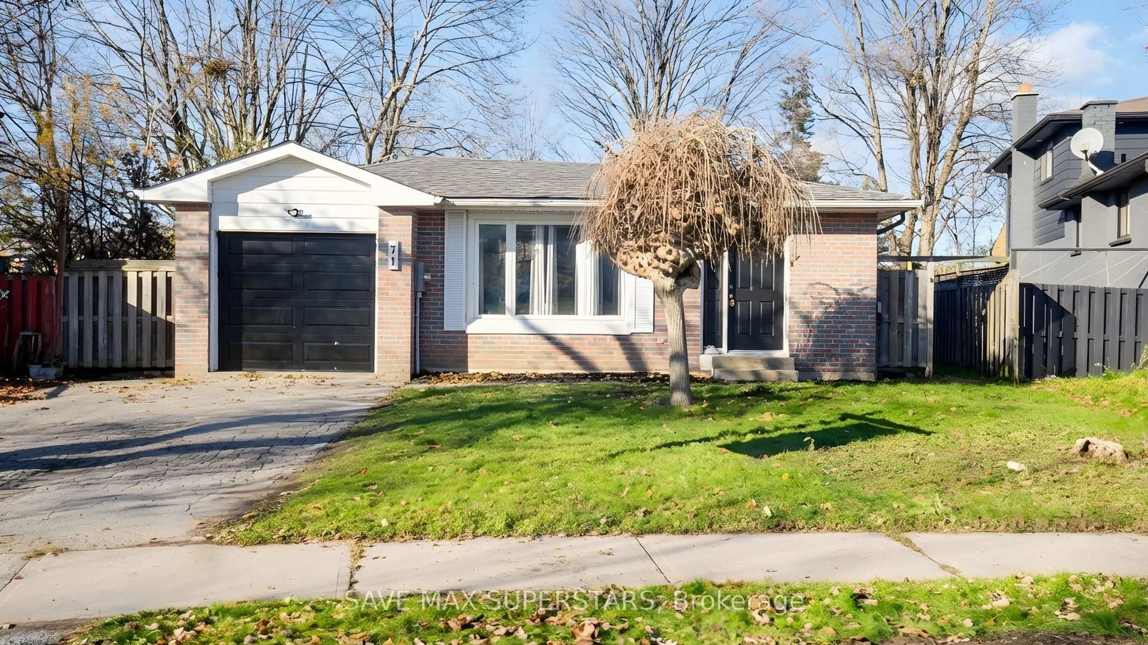 Home with brick exterior material, street for 71 College Cres, Barrie Ontario L4M 2W5