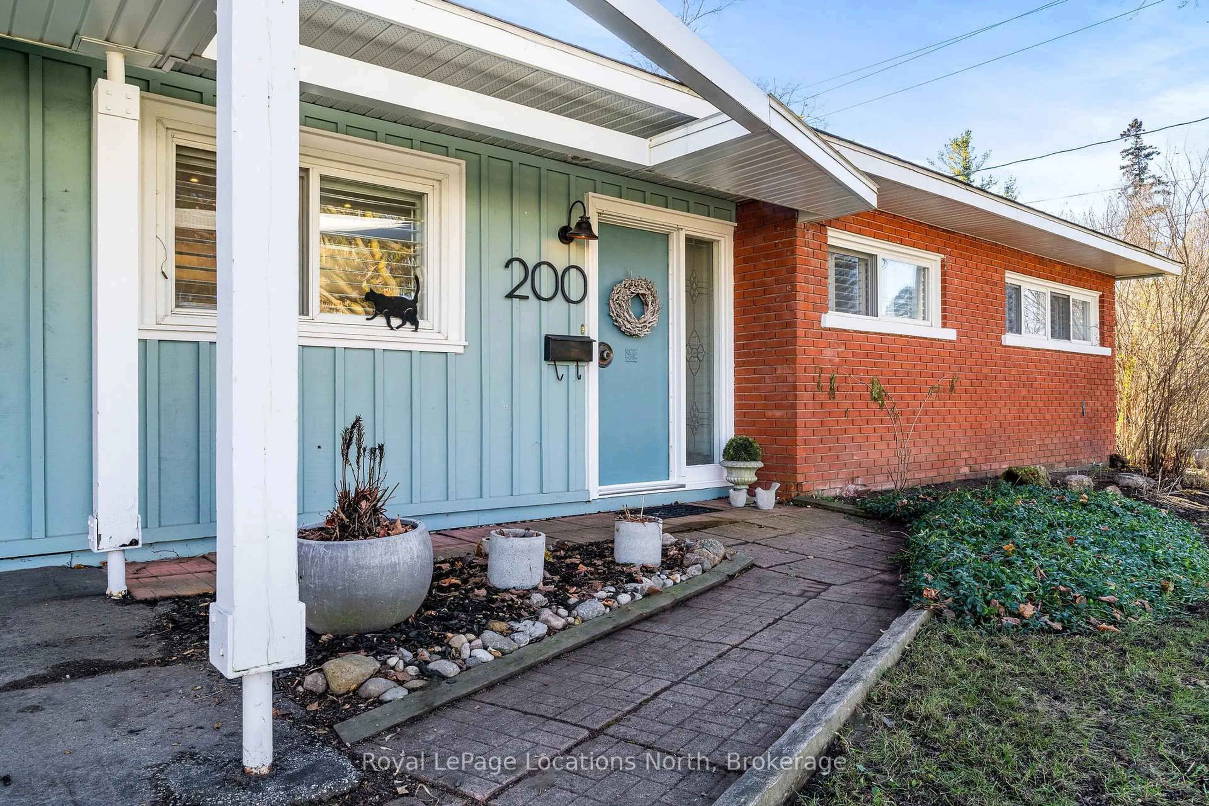 Home with brick exterior material, street for 200 Second St, Collingwood Ontario L9Y 1G1