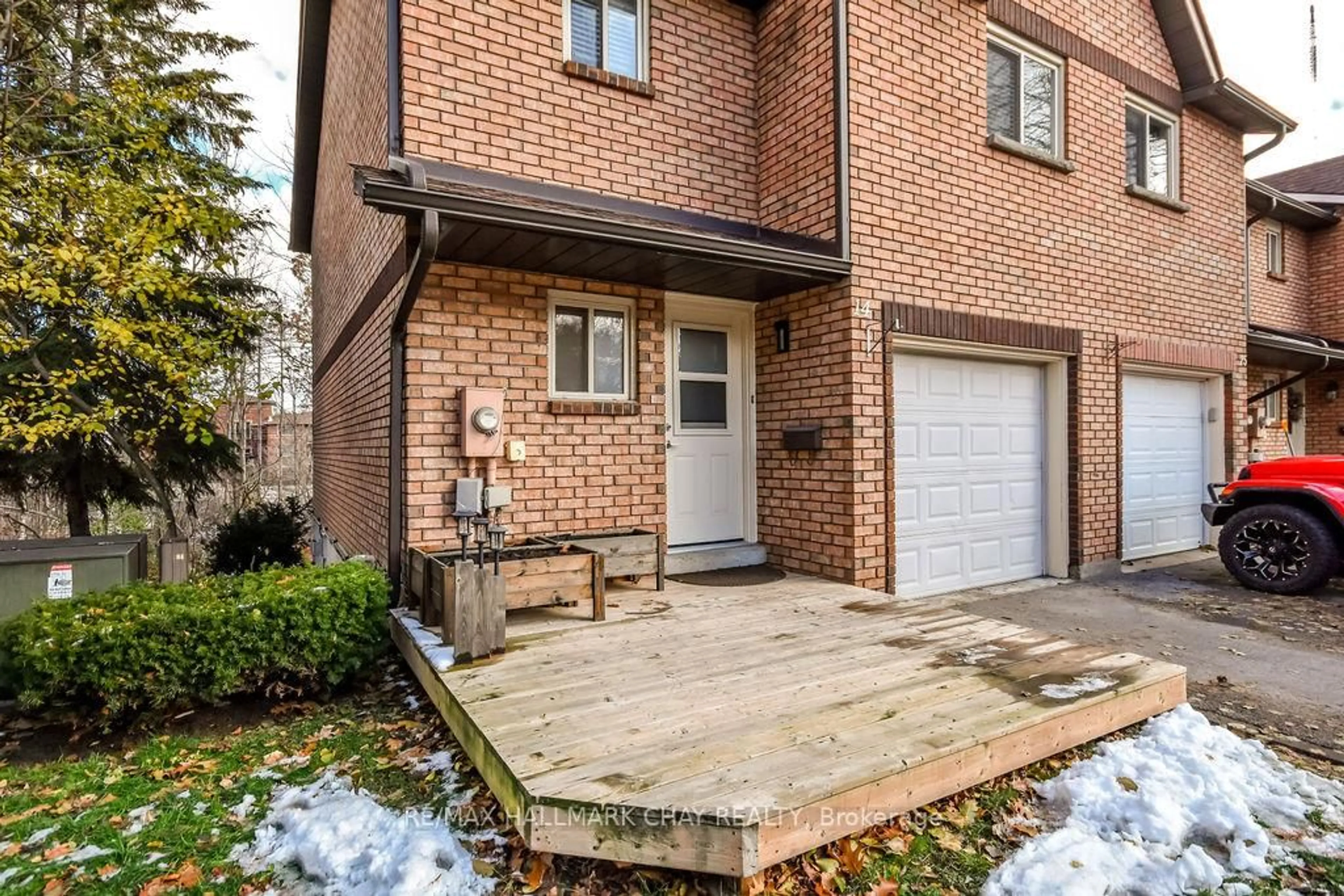 Home with brick exterior material, street for 14 Evergreen Crt, Barrie Ontario L4N 6W7