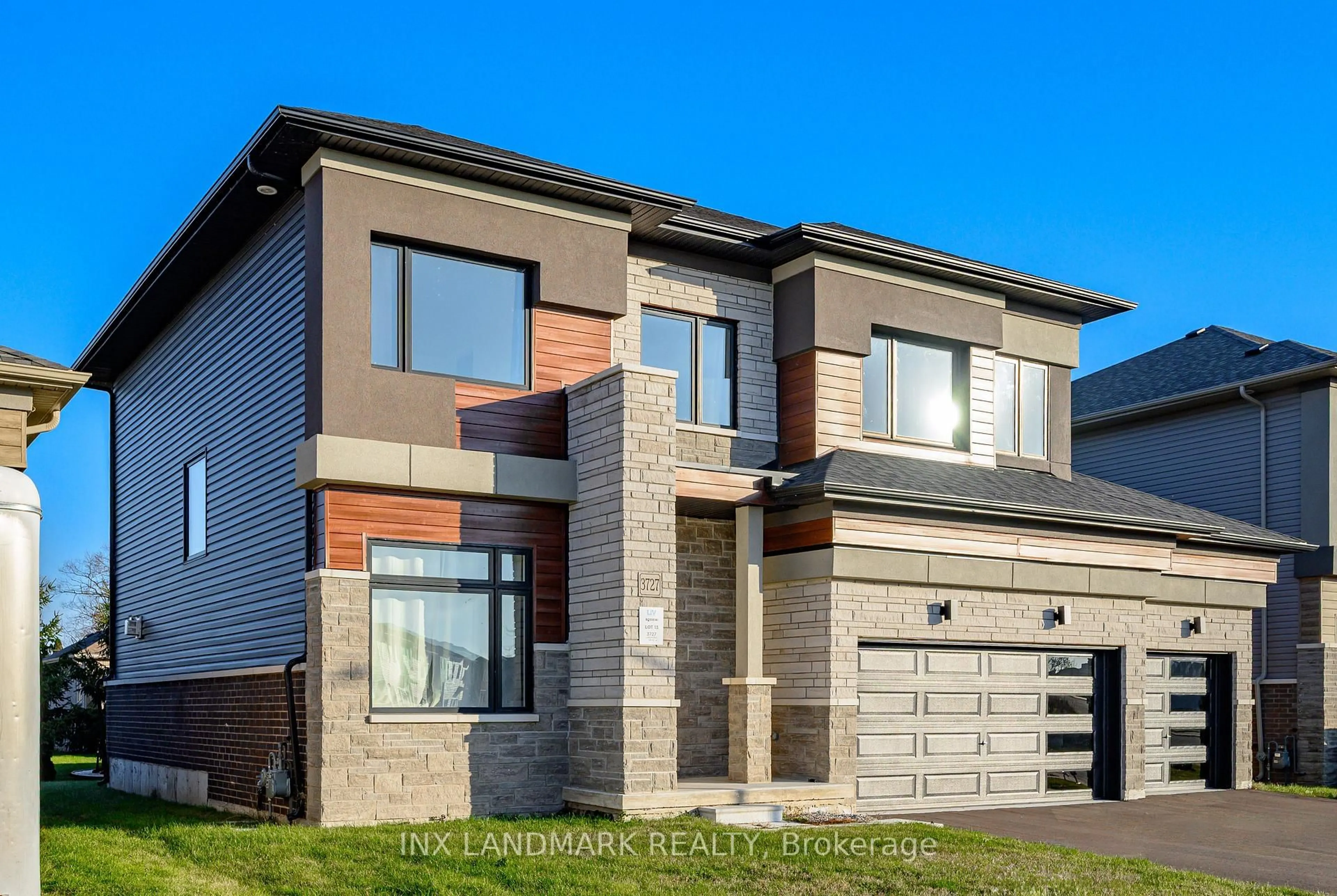 Home with brick exterior material, street for 3727 Lakepoint Dr, Severn Ontario L3V 0T9